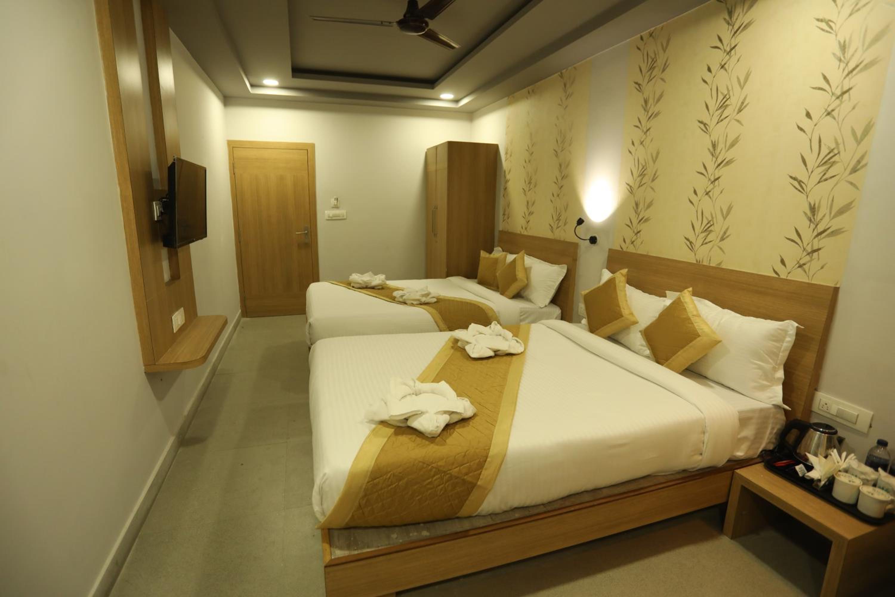 Deluxe Family Room - Photo 1