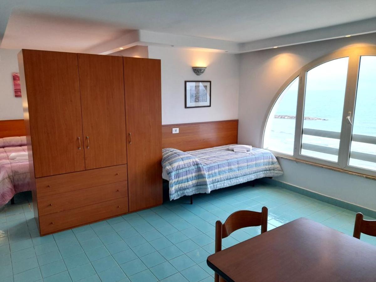 Studio with Sea View photo 3