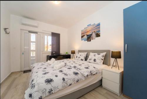Double Room - Photo 4