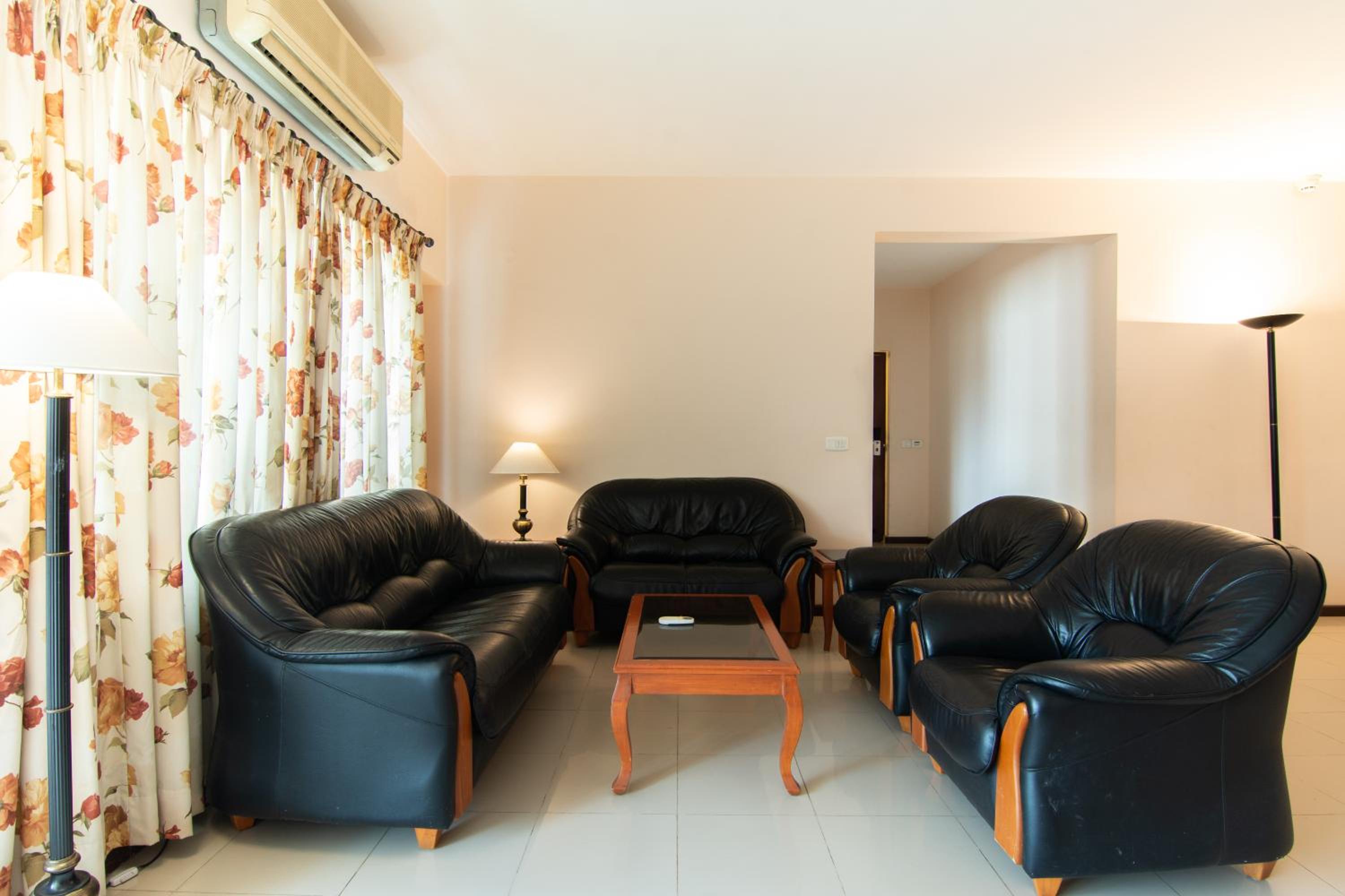 Premium Two-Bedroom Apartment With Kitchen photo 3