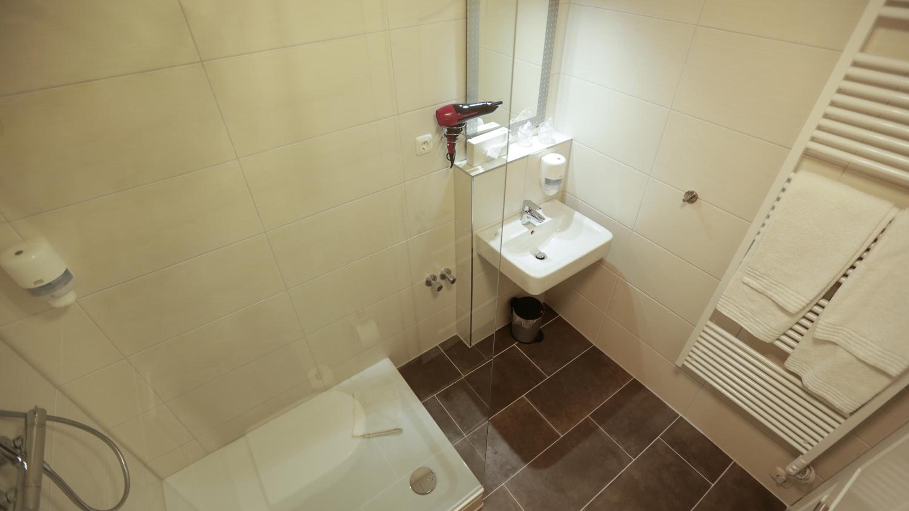 Double Room - Photo 2
