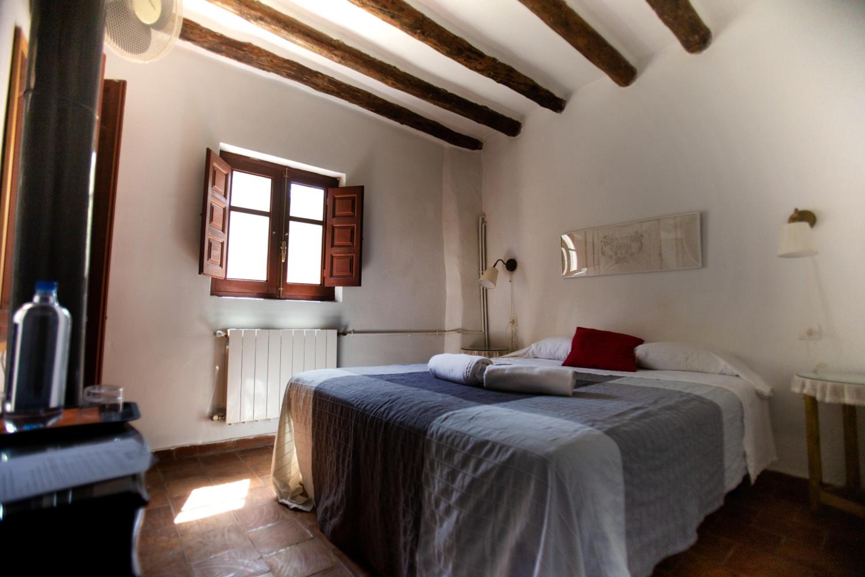 Deluxe Double Room (2 Adults + 1 Child)