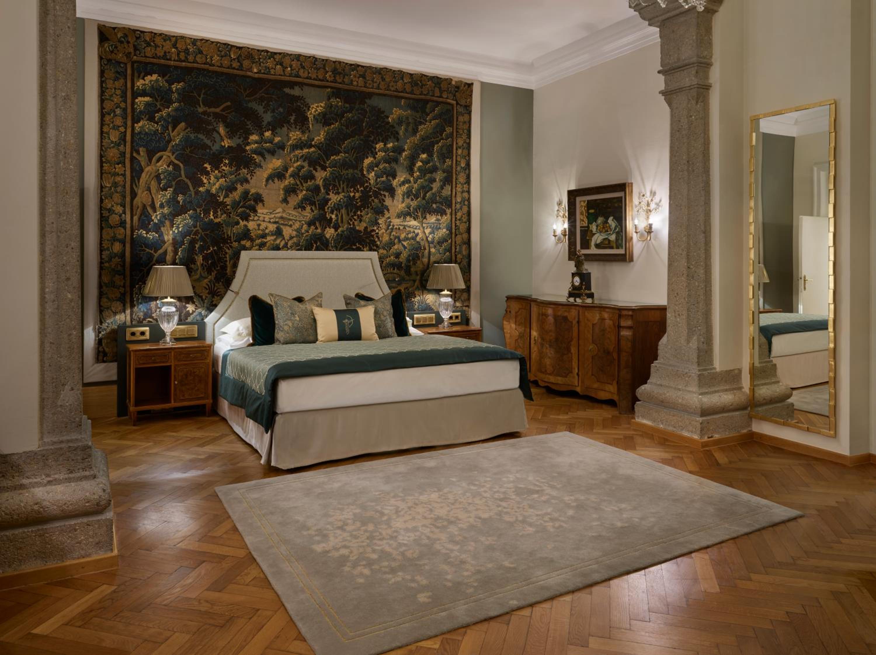 Castle Suite with City View