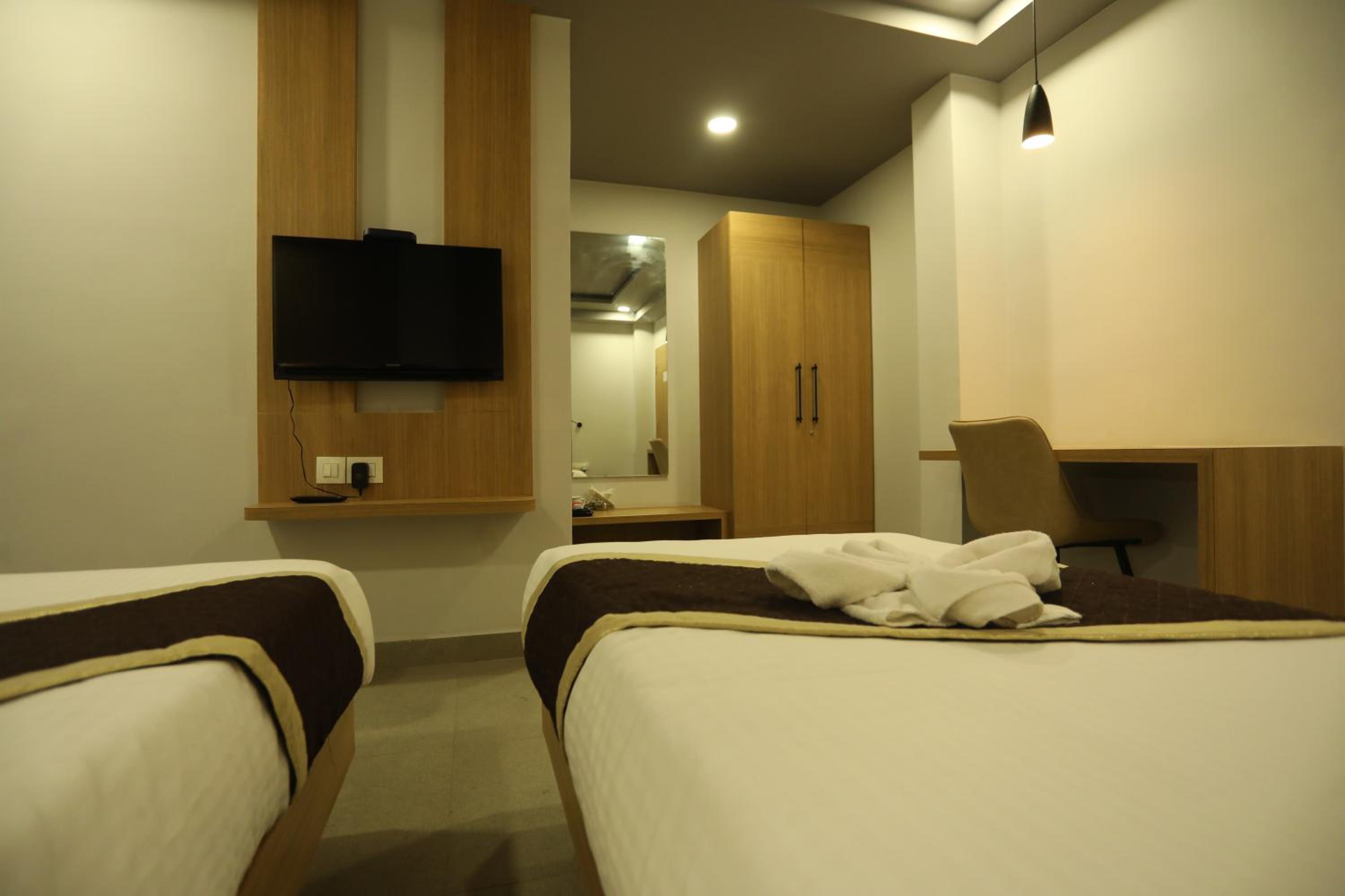 Deluxe Double Room - Photo 15