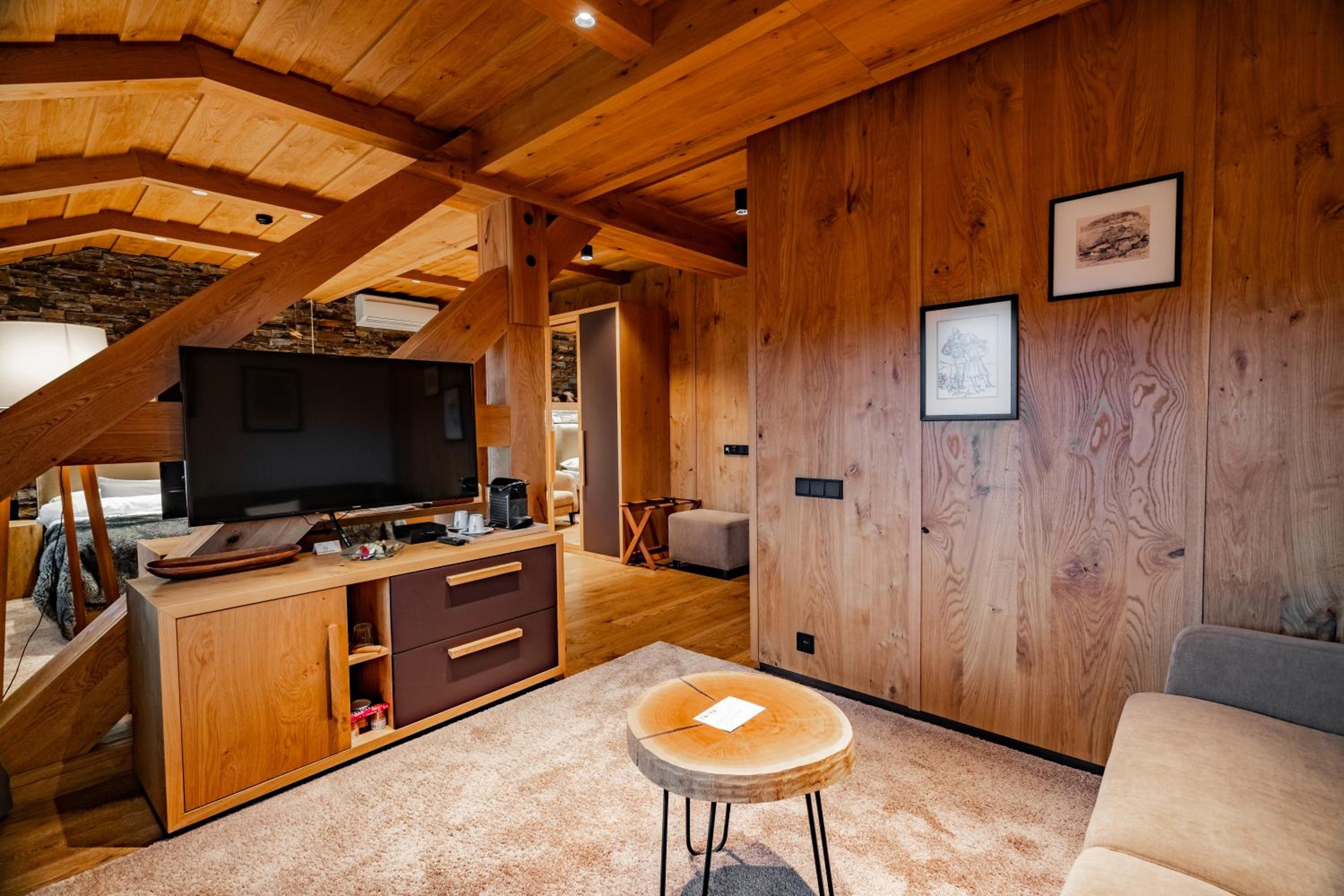 Family Room photo 1