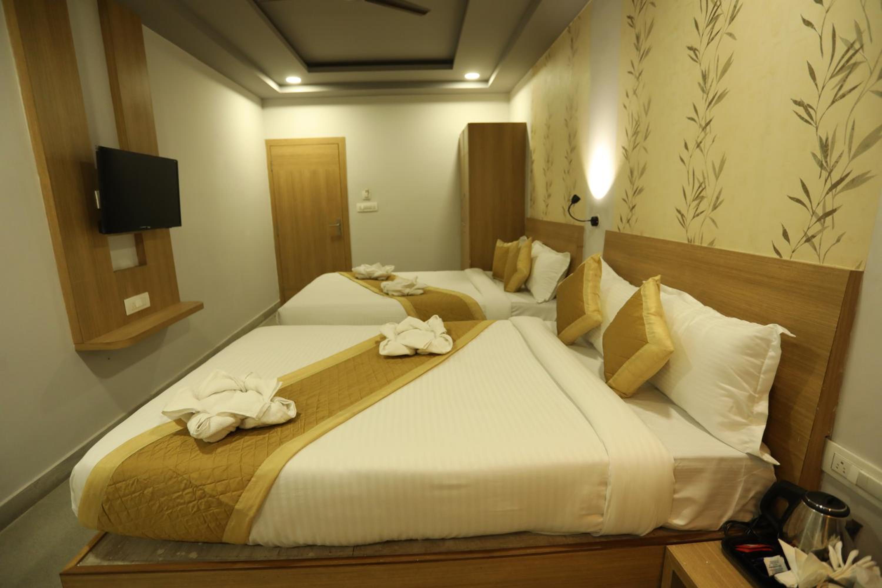 Deluxe Family Room - Photo 10