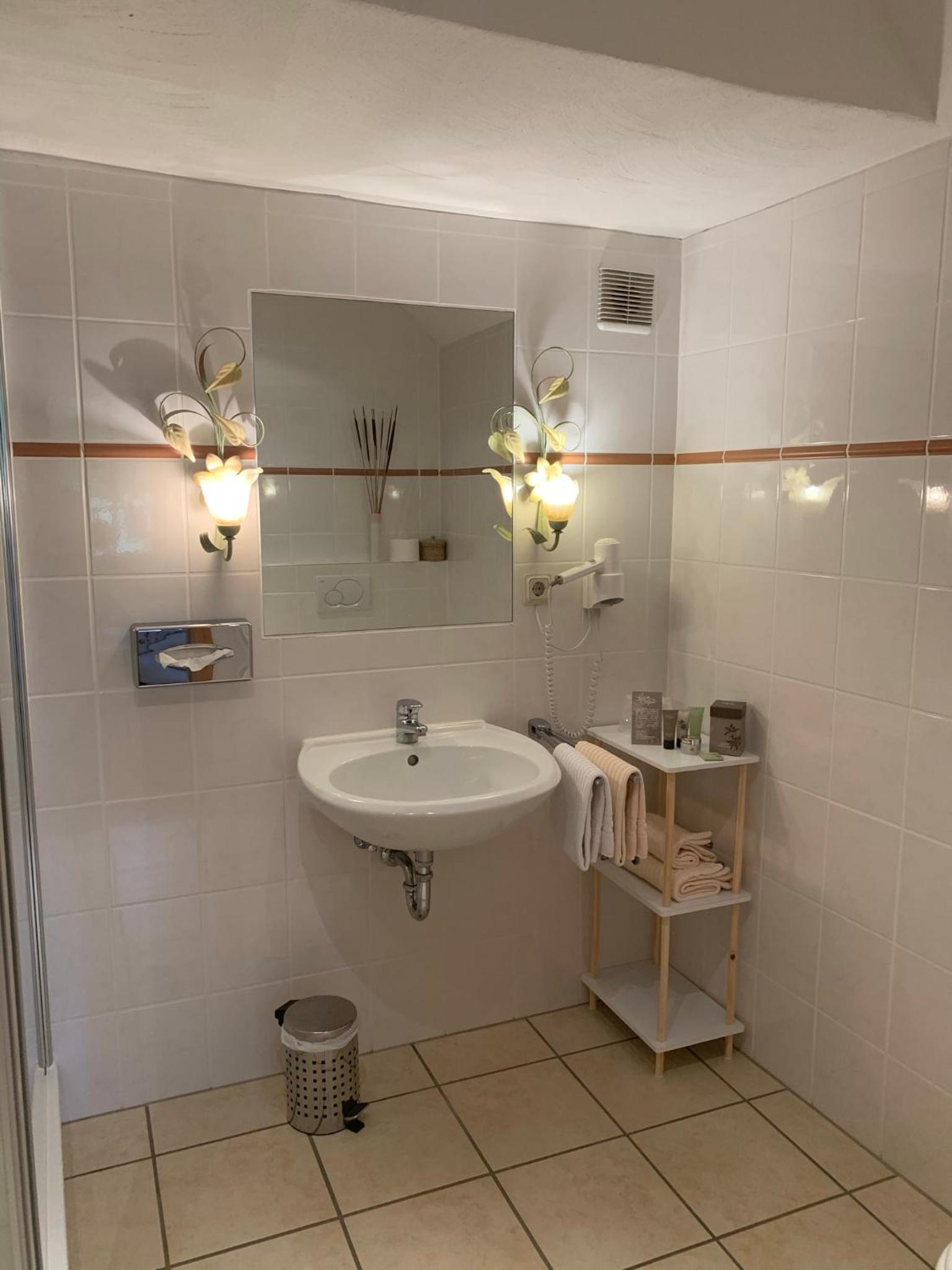 Suite - Photo 3