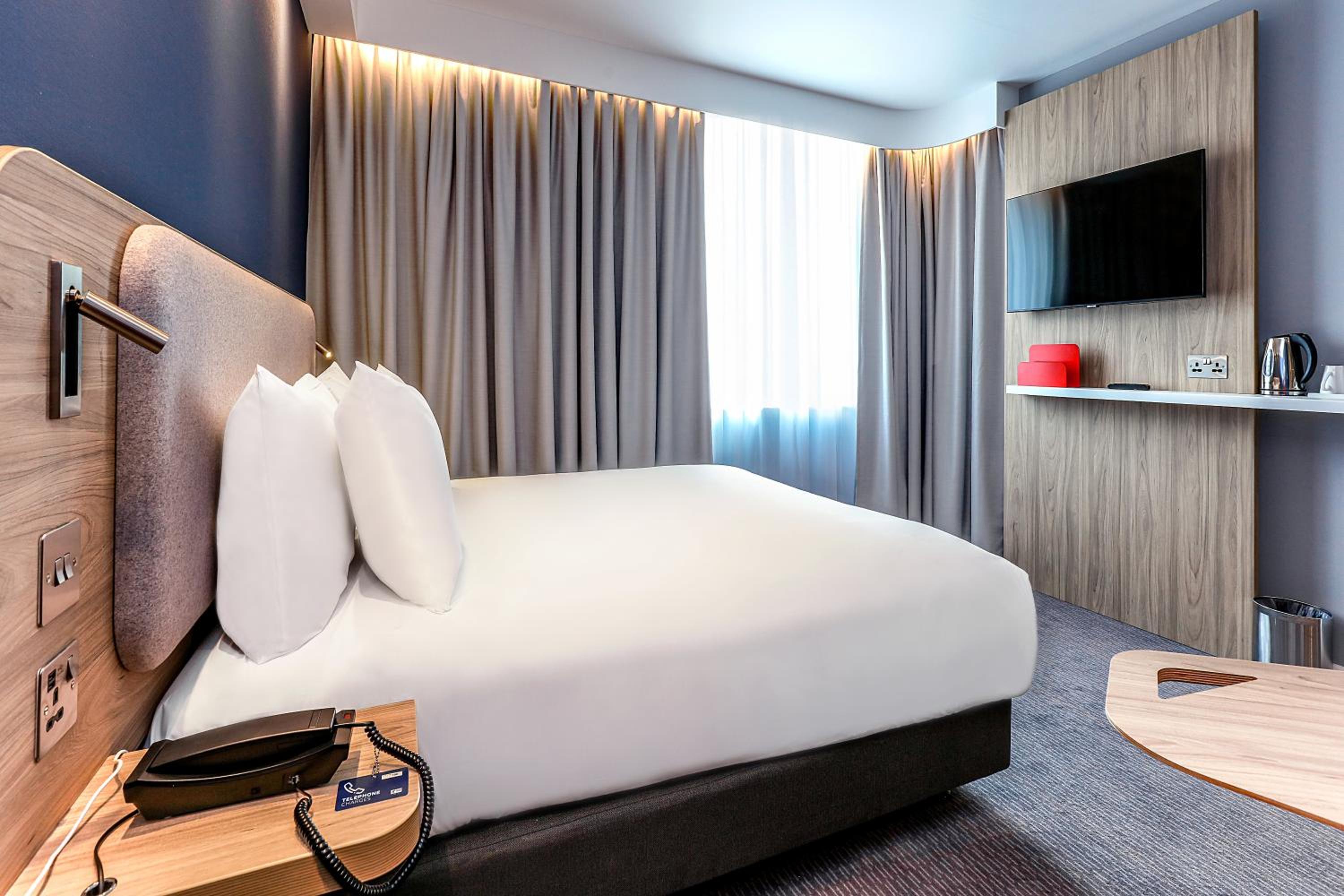 Standard Double Room with Free Hot Breakfast - Photo 1