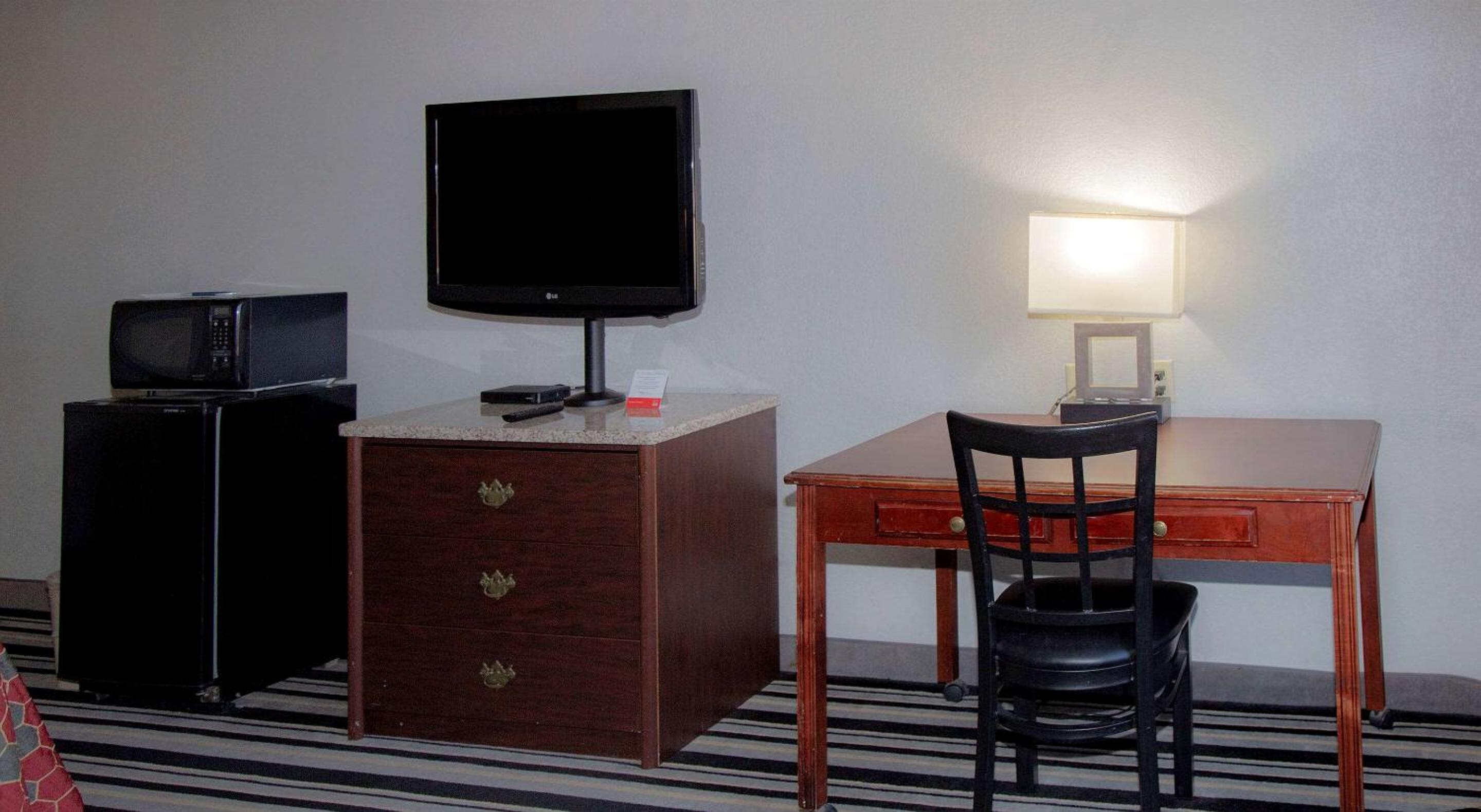 Standard King Room - Non-Smoking  - Photo 1