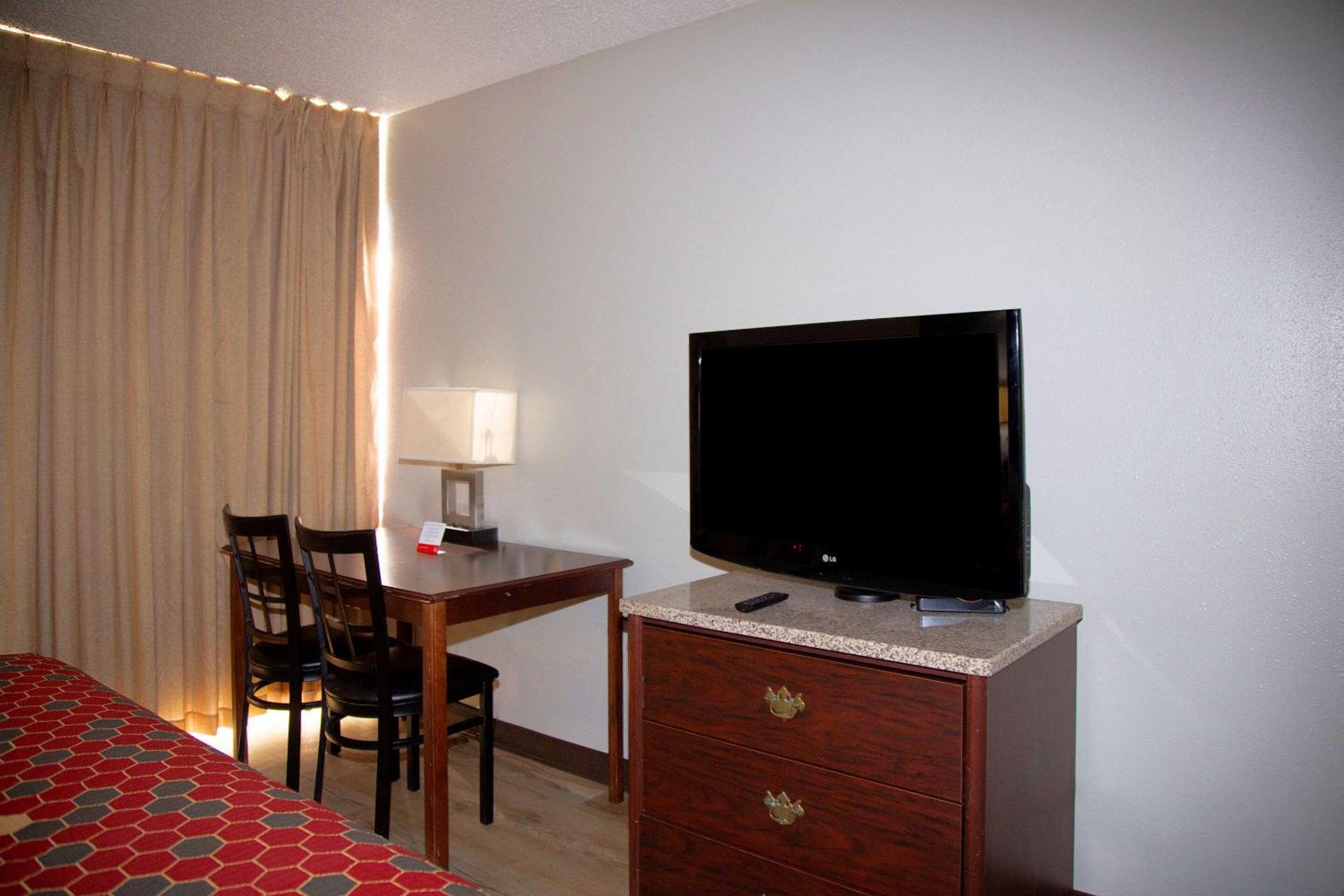 Standard King Room - Non-Smoking  - Photo 8