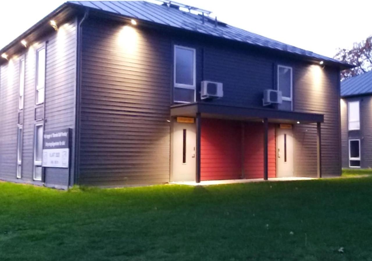 Four-Bedroom House photo 3