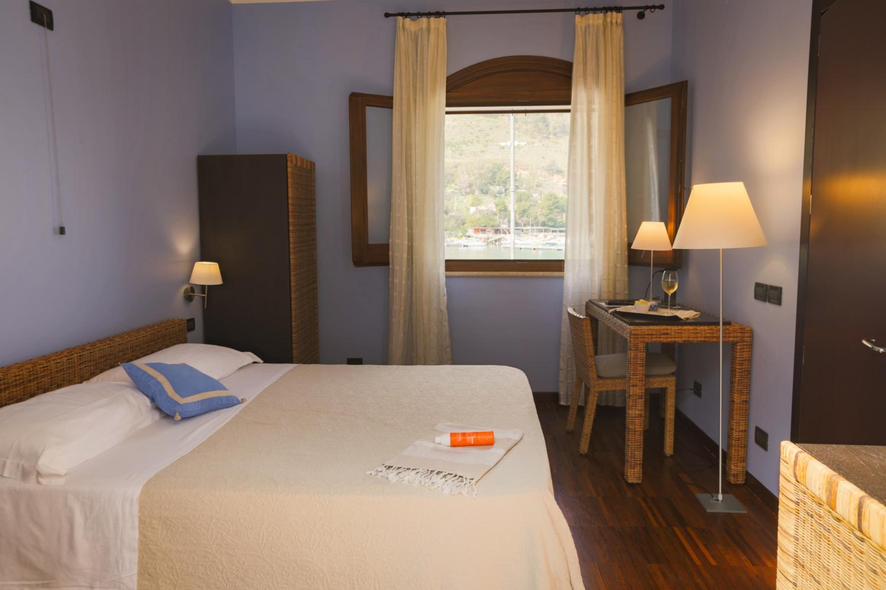 Economy Double Room photo 1