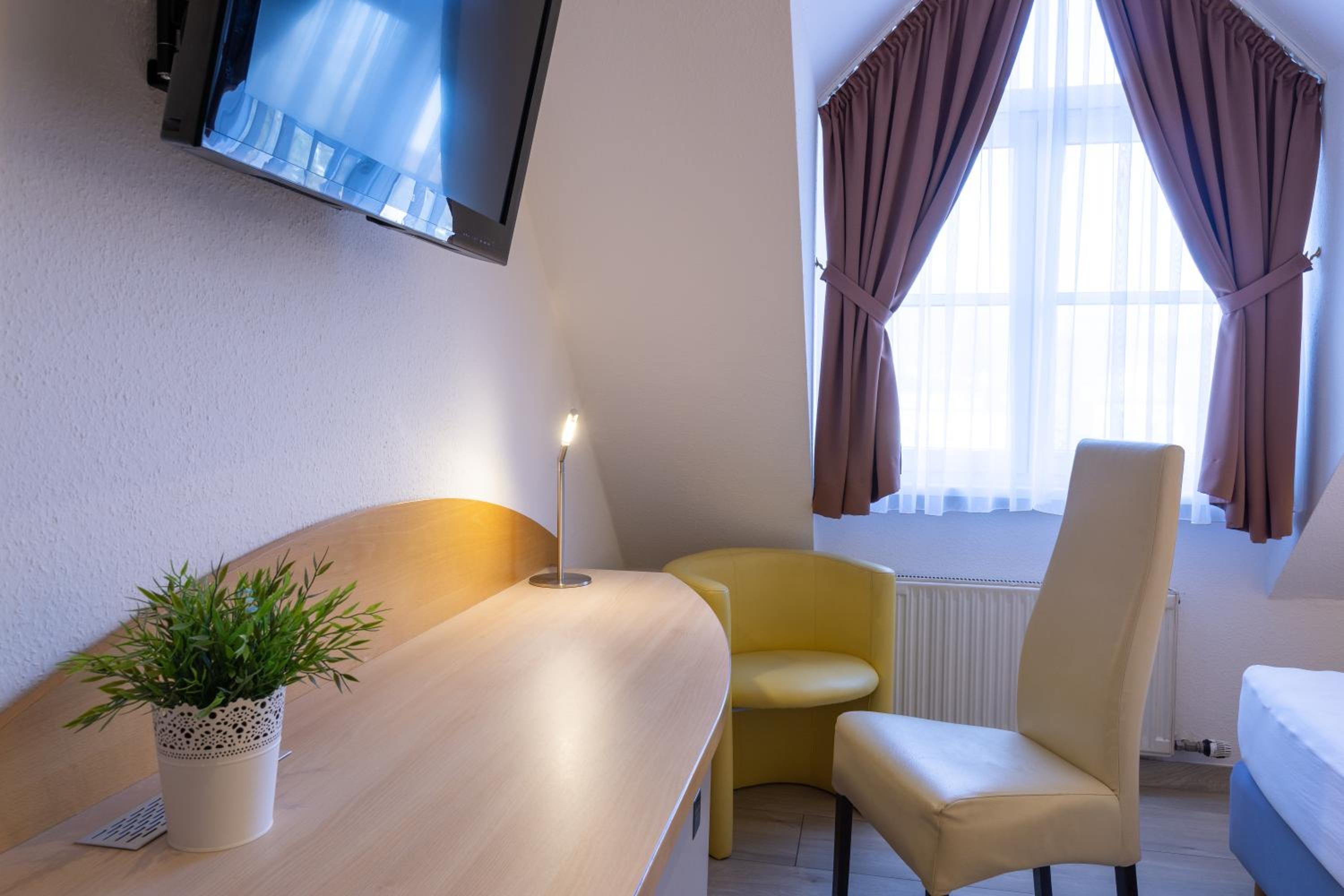 Double Room - Photo 5