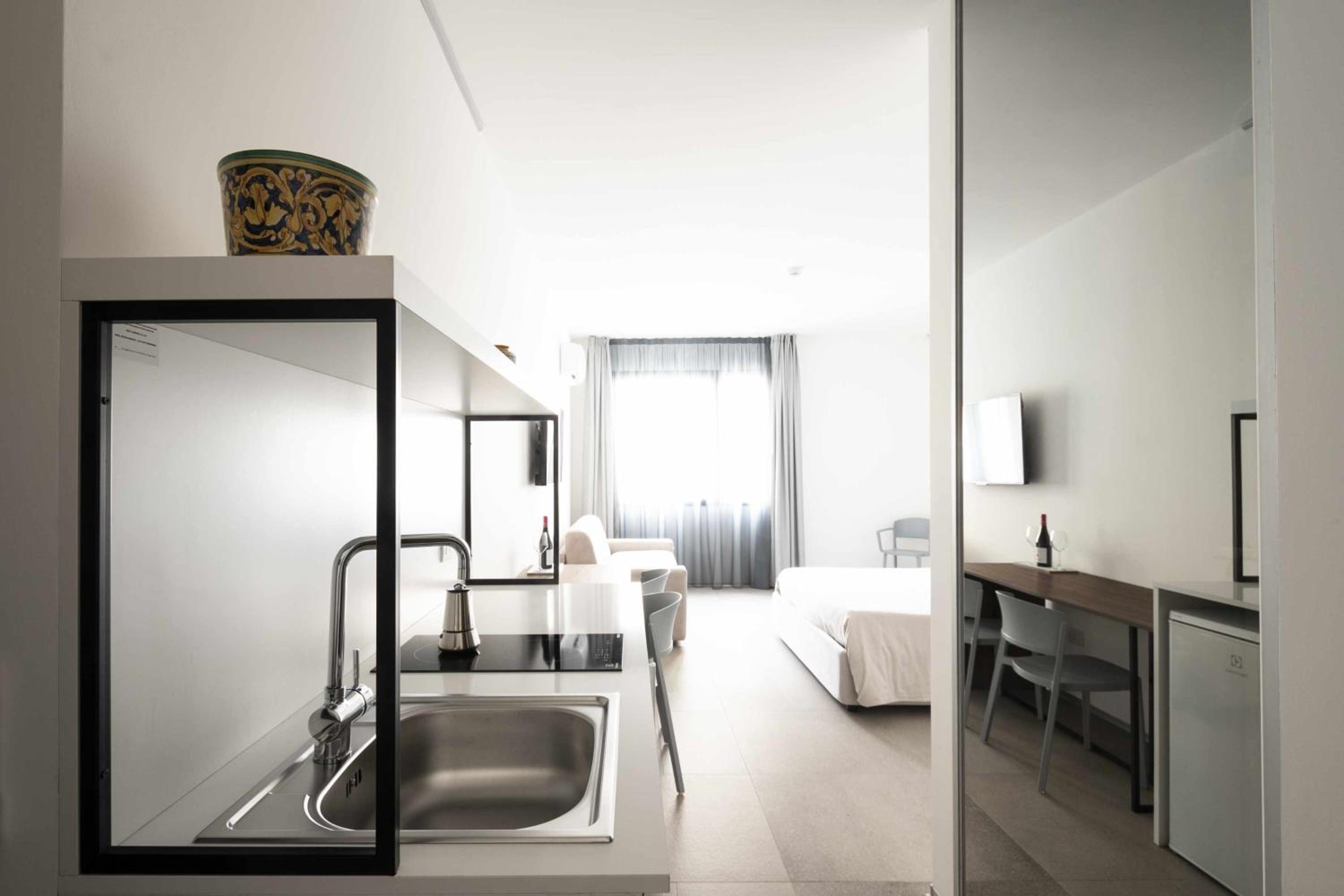 Deluxe King Suite