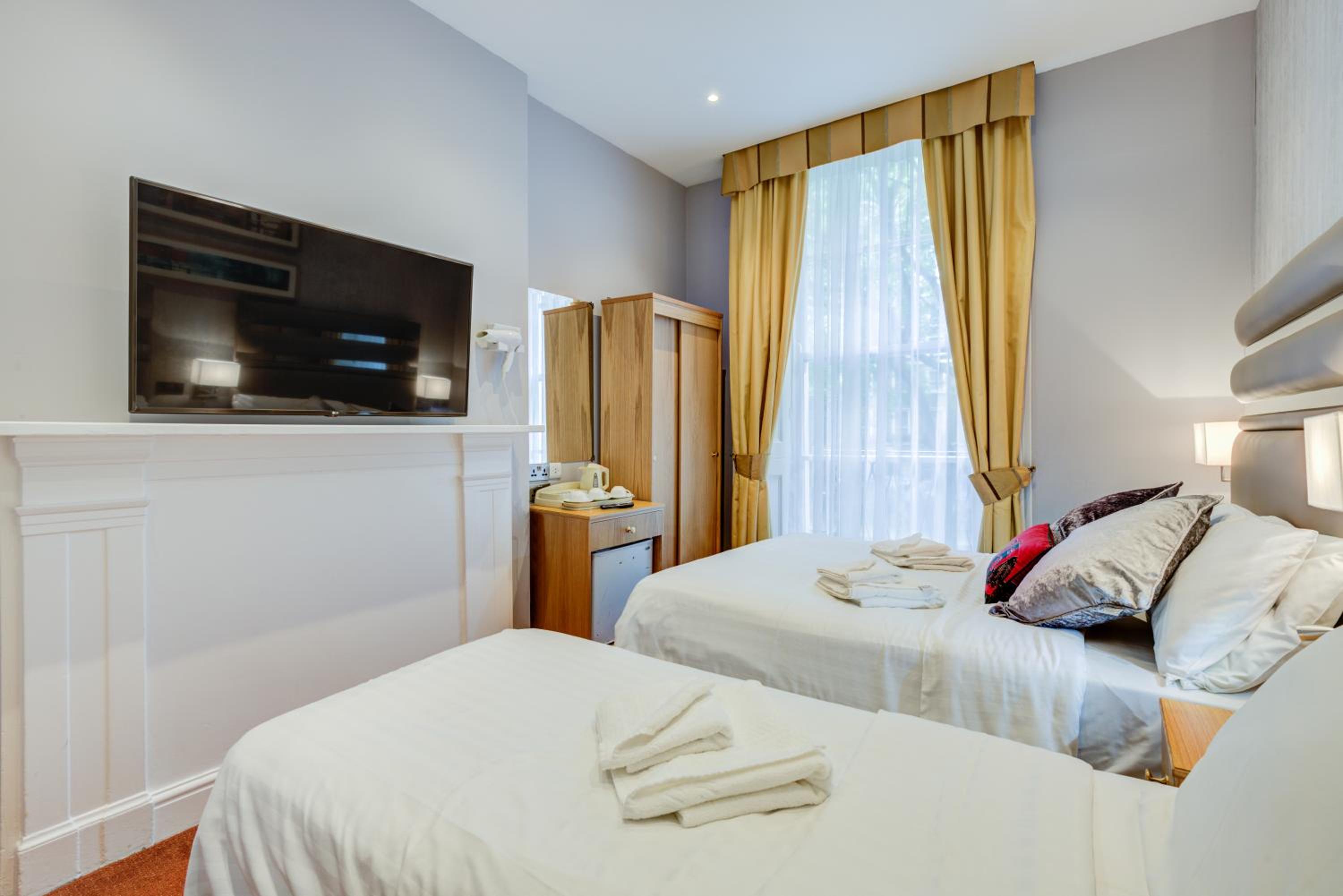 Standard Triple Room photo 2