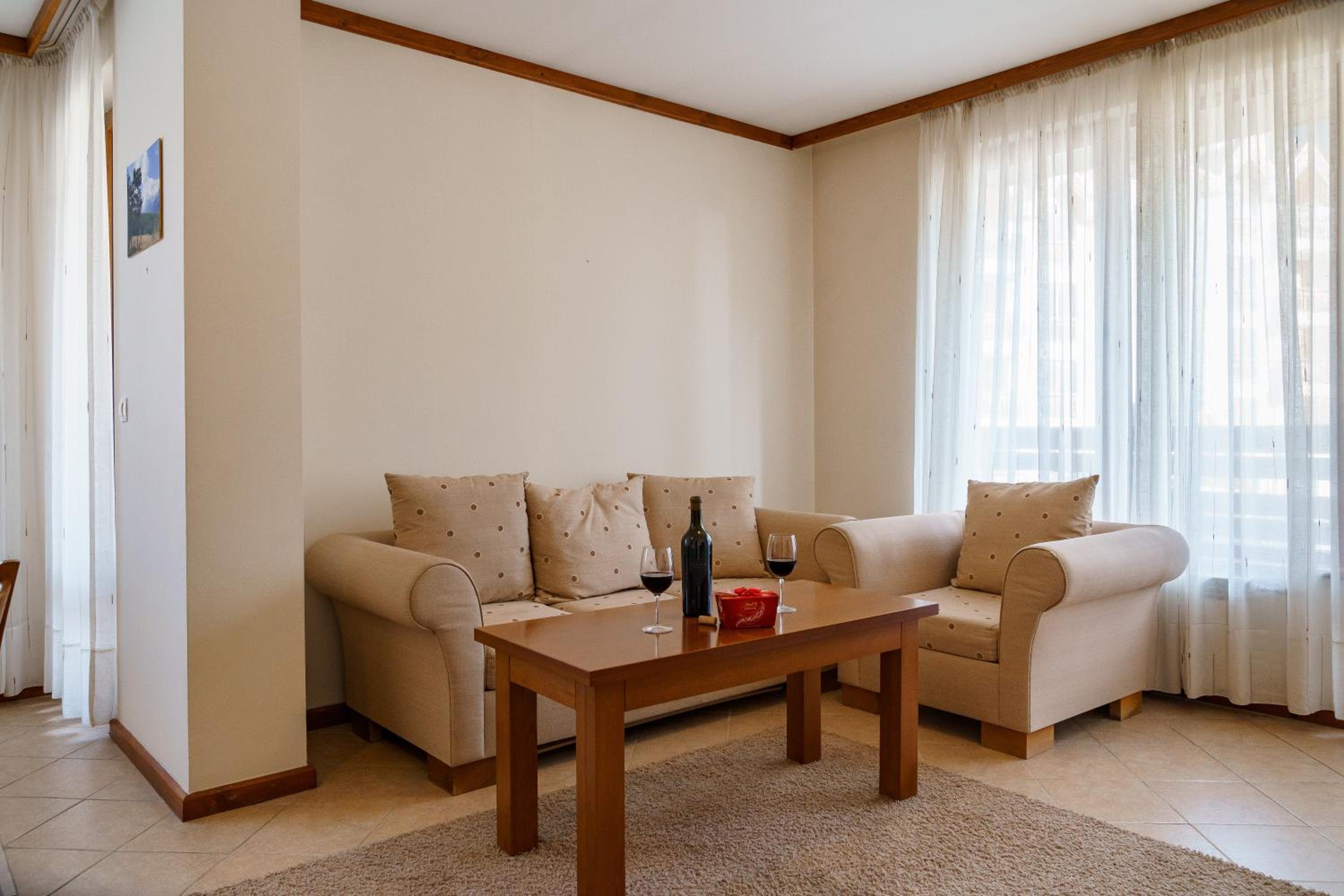 One-Bedroom Apartment in a Villa photo 1