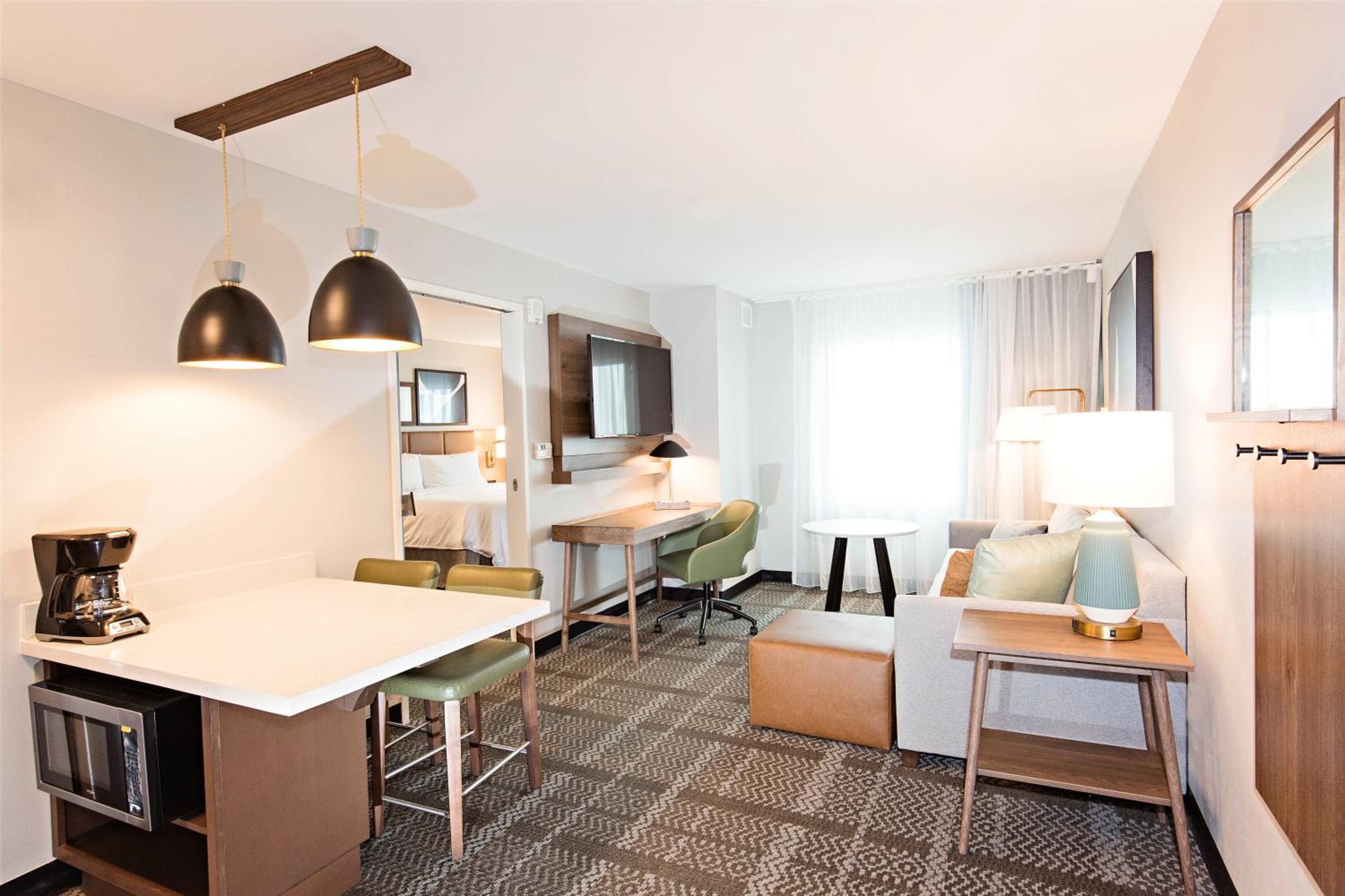 Queen Suite with Two Queen Beds and Mobility Accessible Bathtub - Non-Smoking