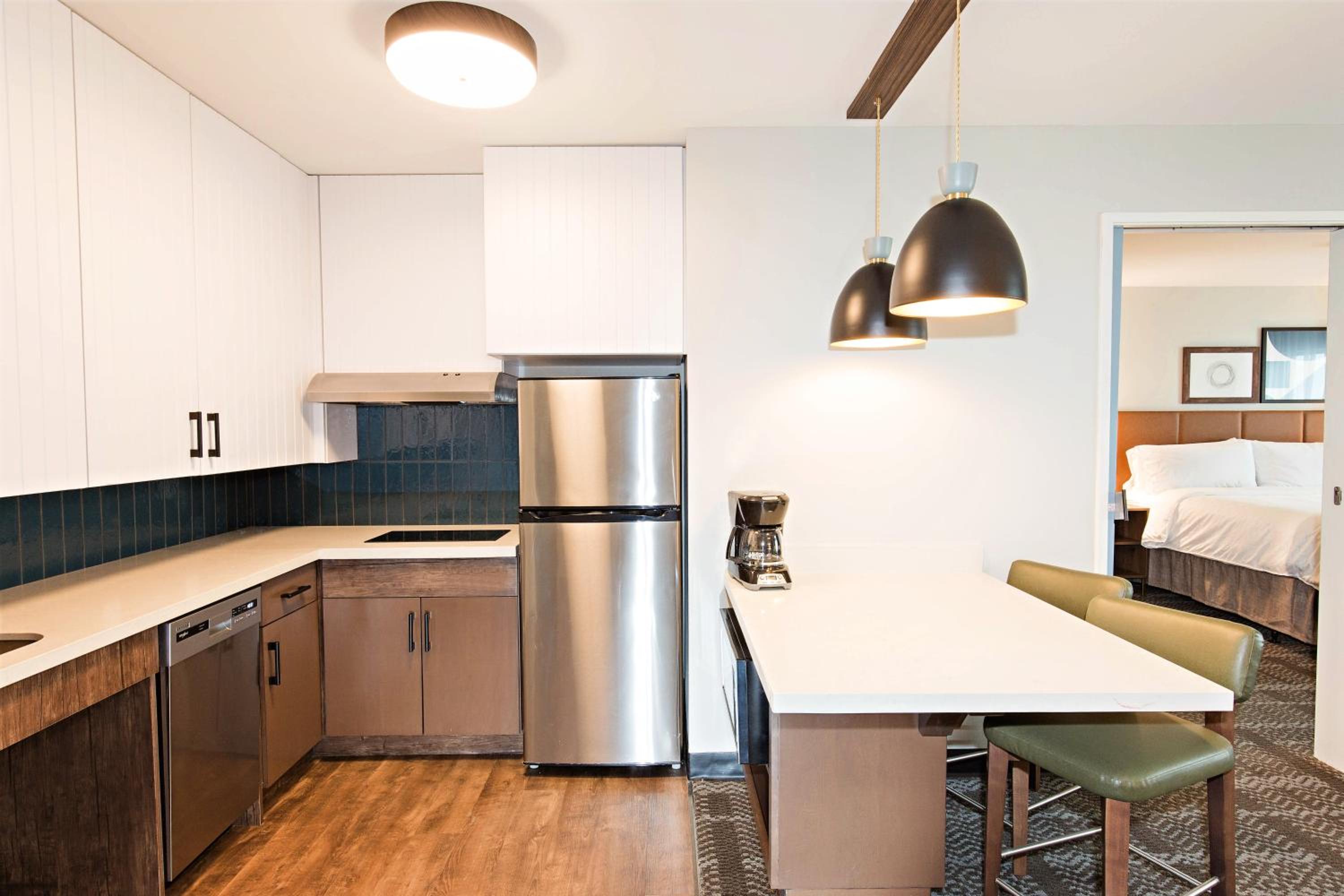 One-Bedroom King Room - Hearing Accessible