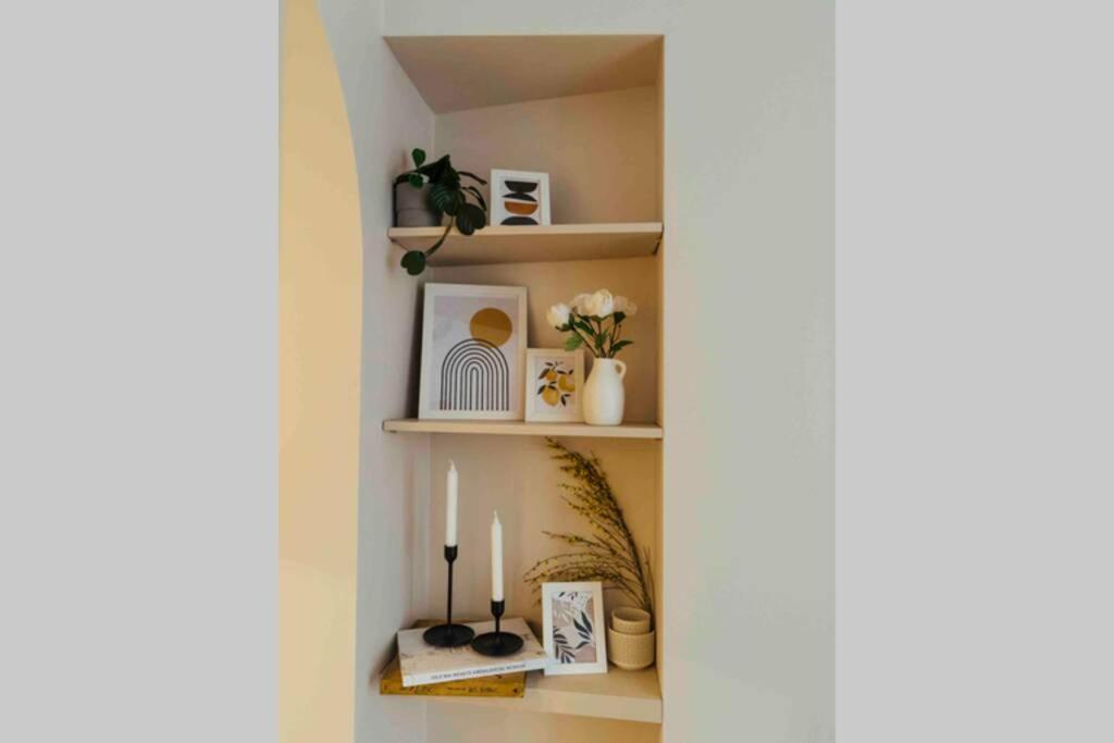 One-Bedroom Apartment - Photo 11