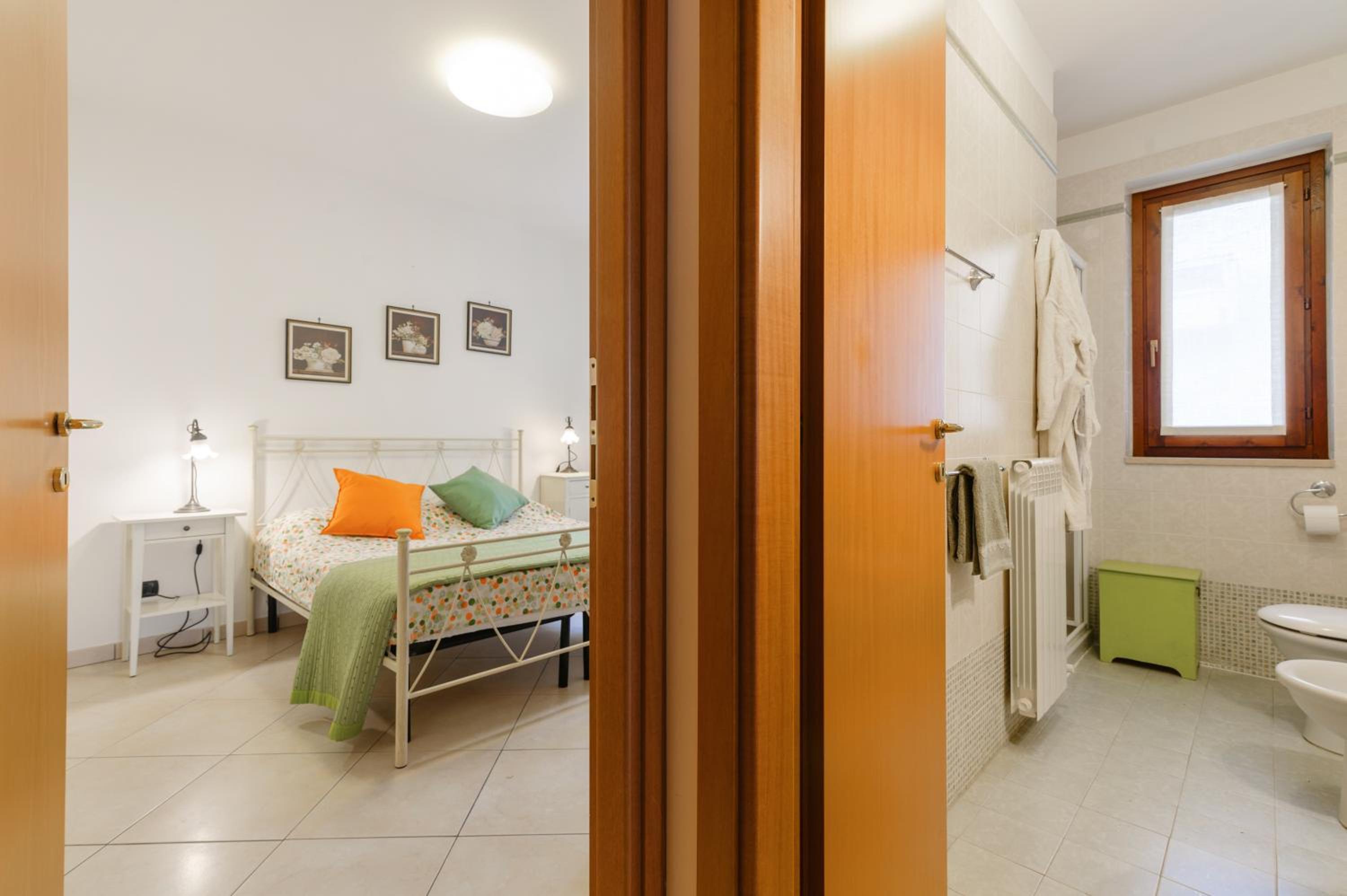 One-Bedroom Apartment photo 2