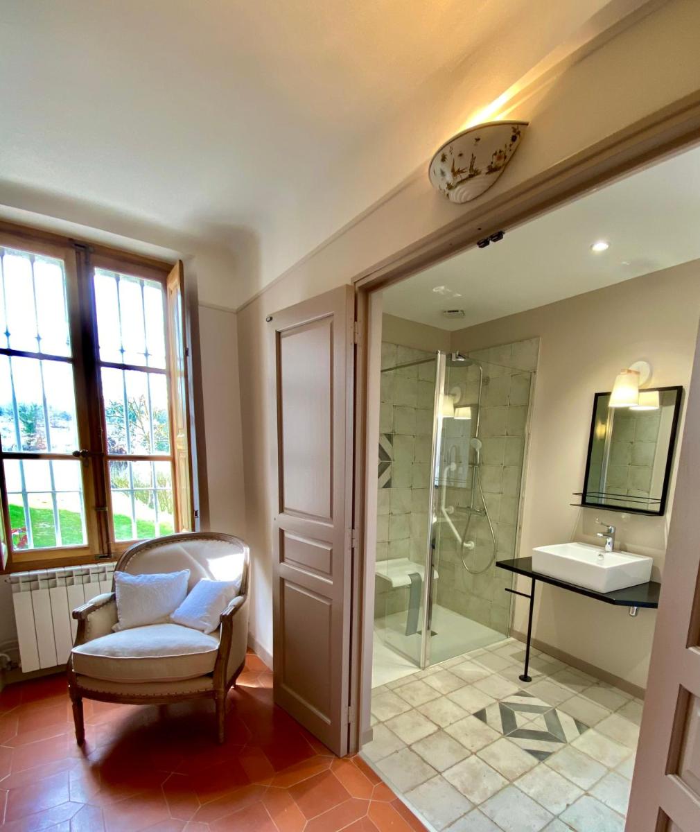 King Room - Disability Access photo 2