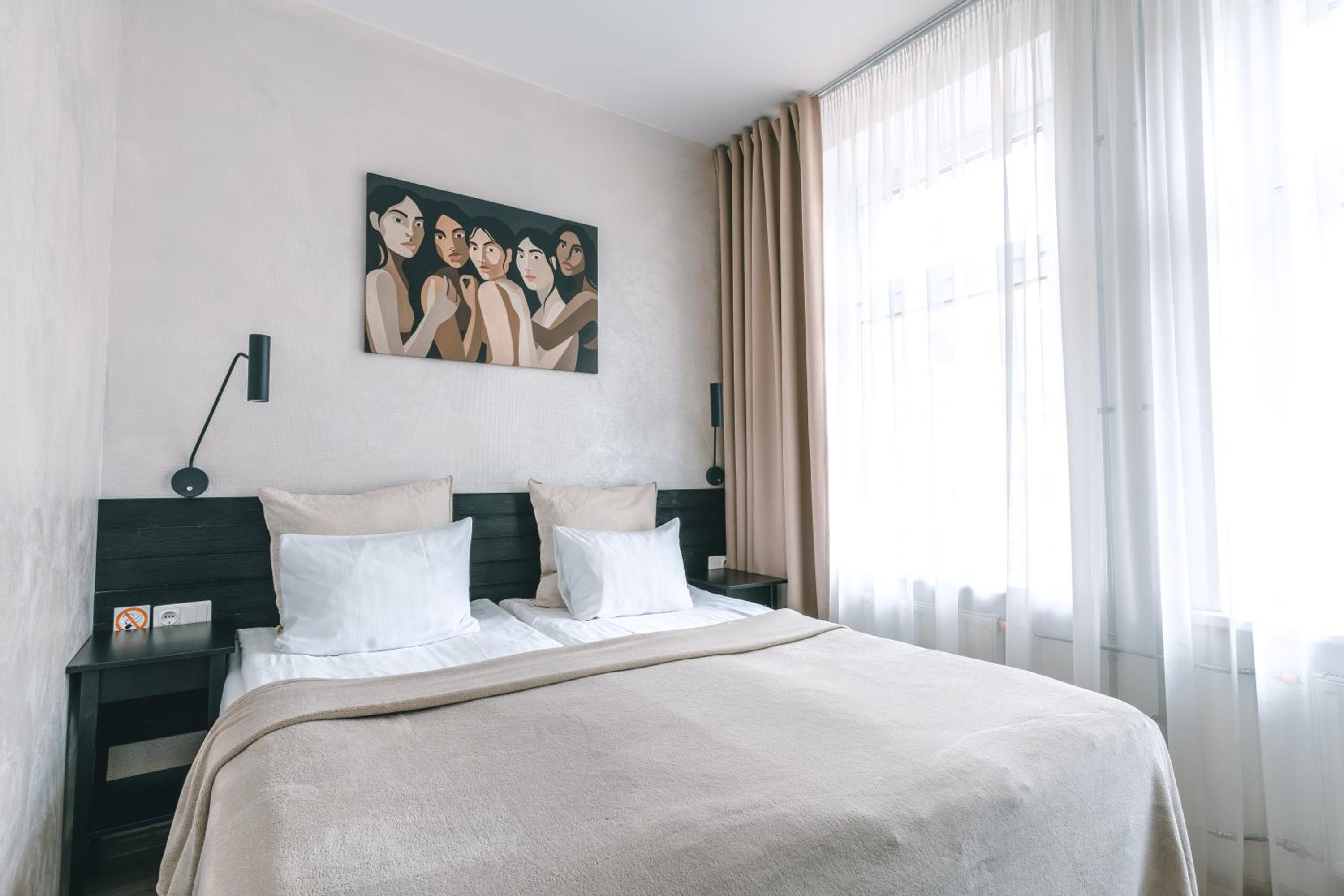 Standard Double Room - Photo 7