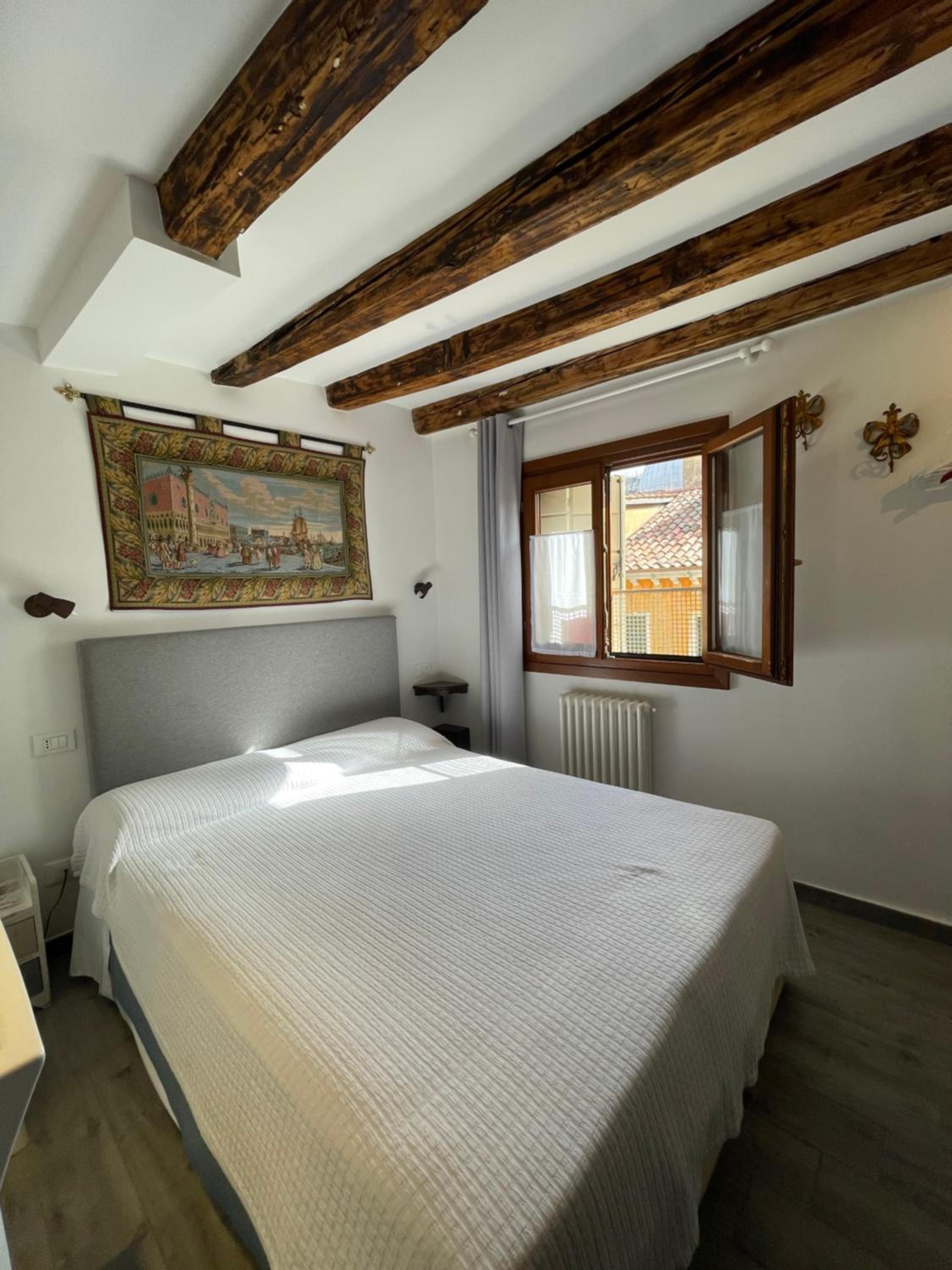 Budget Double Room photo 1