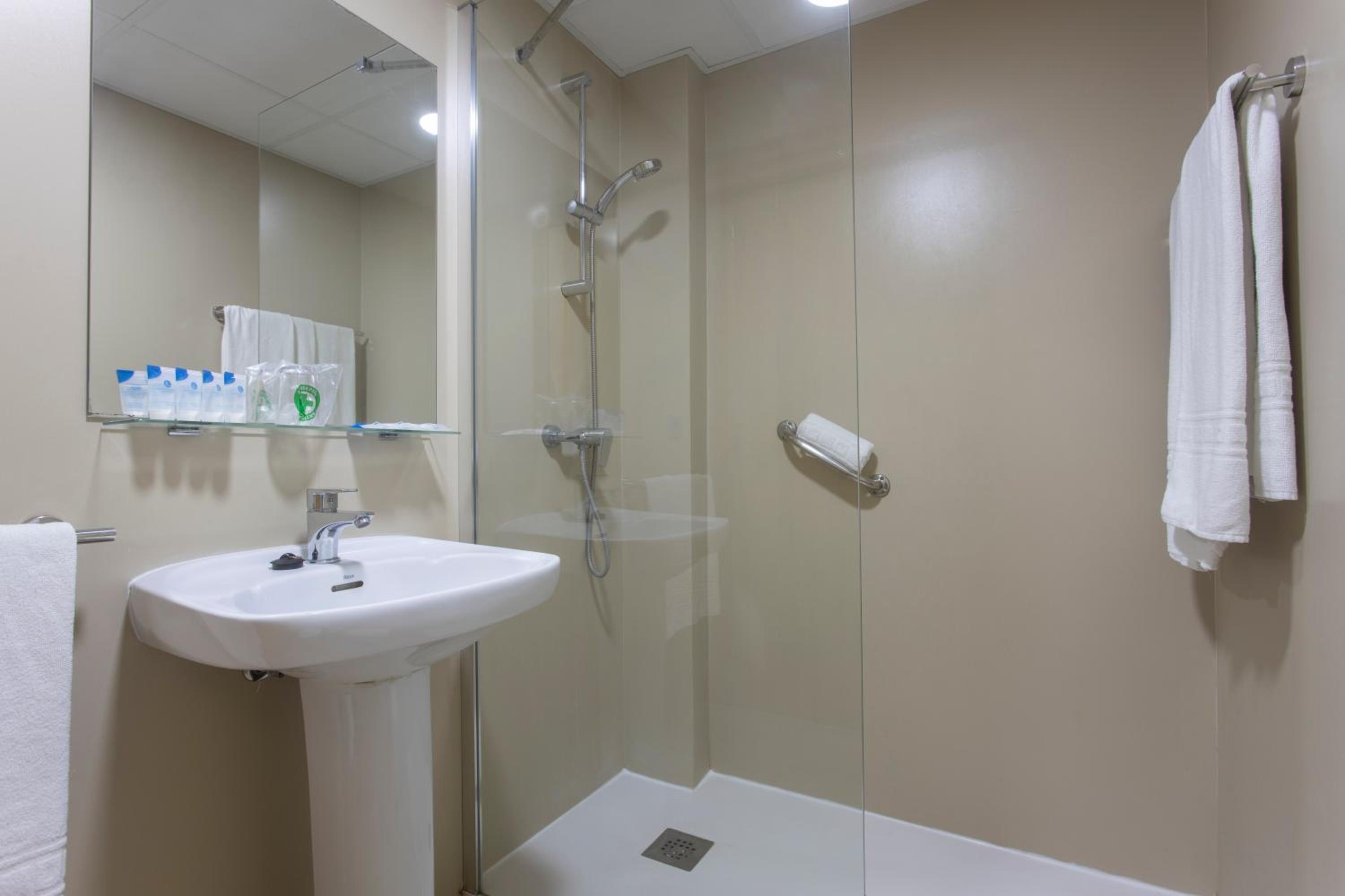 Two-Bedroom Apartment - Photo 2
