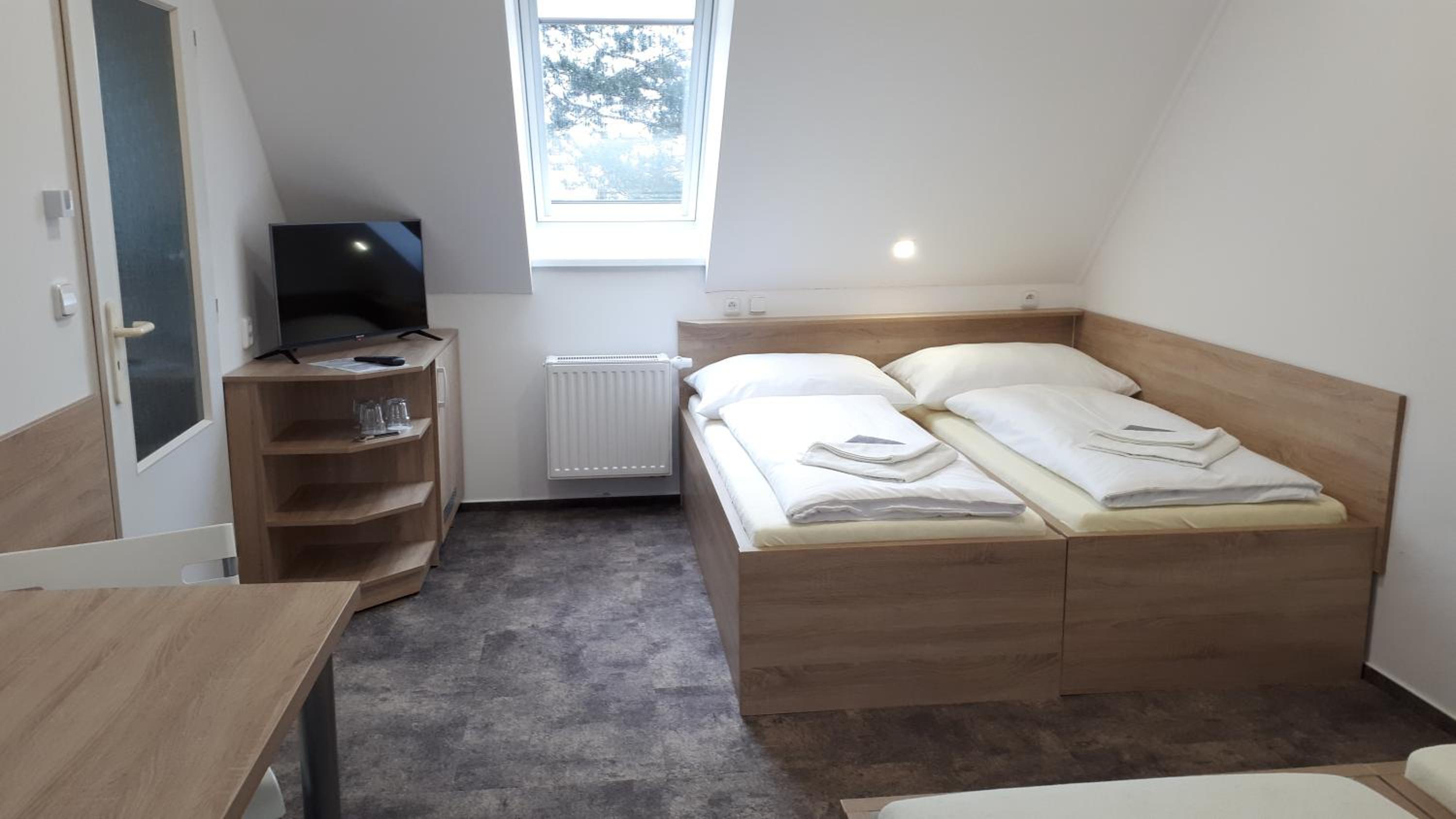Triple Room with Private Bathroom photo 3