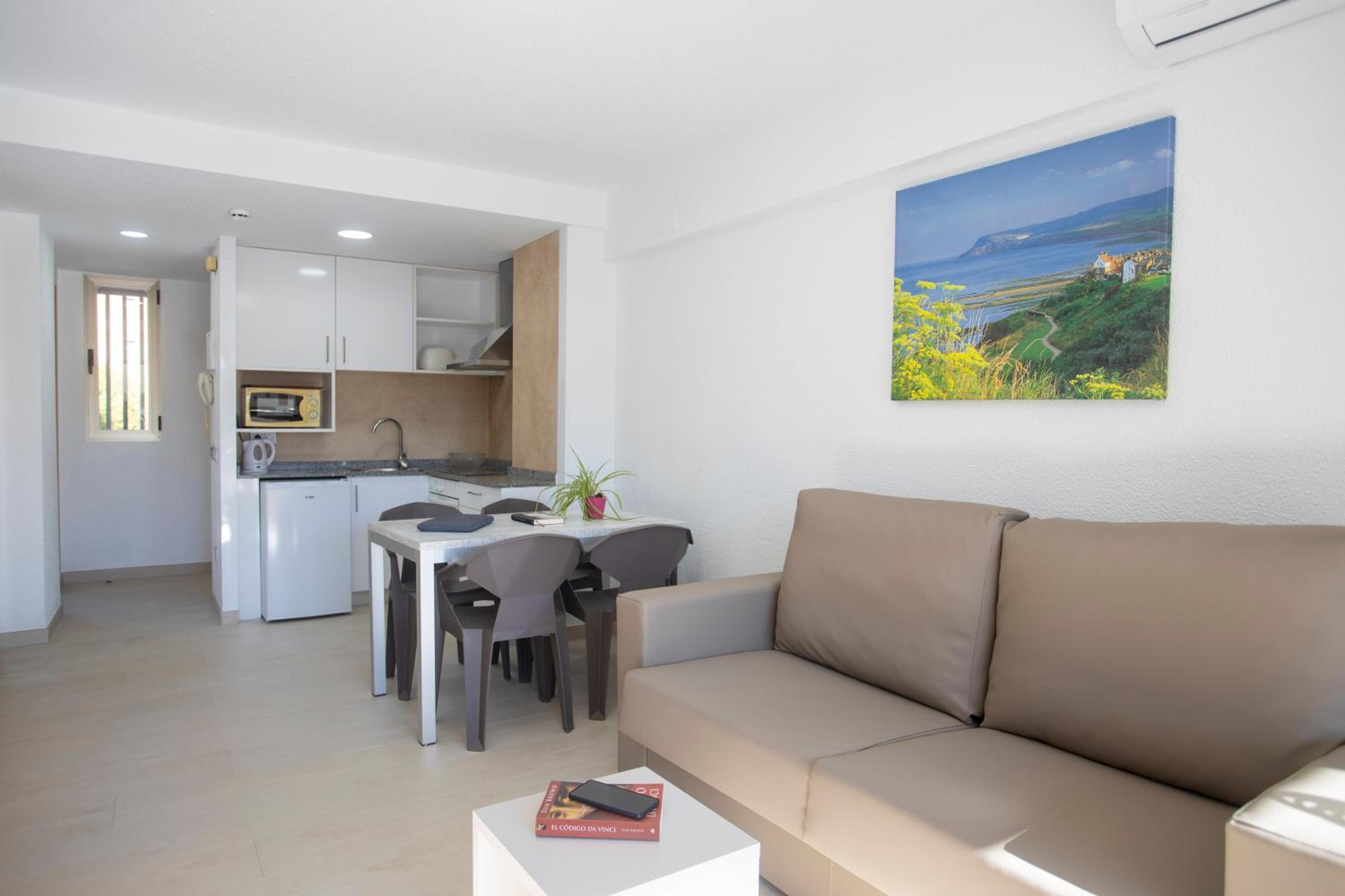 One-Bedroom Apartment - Photo 1