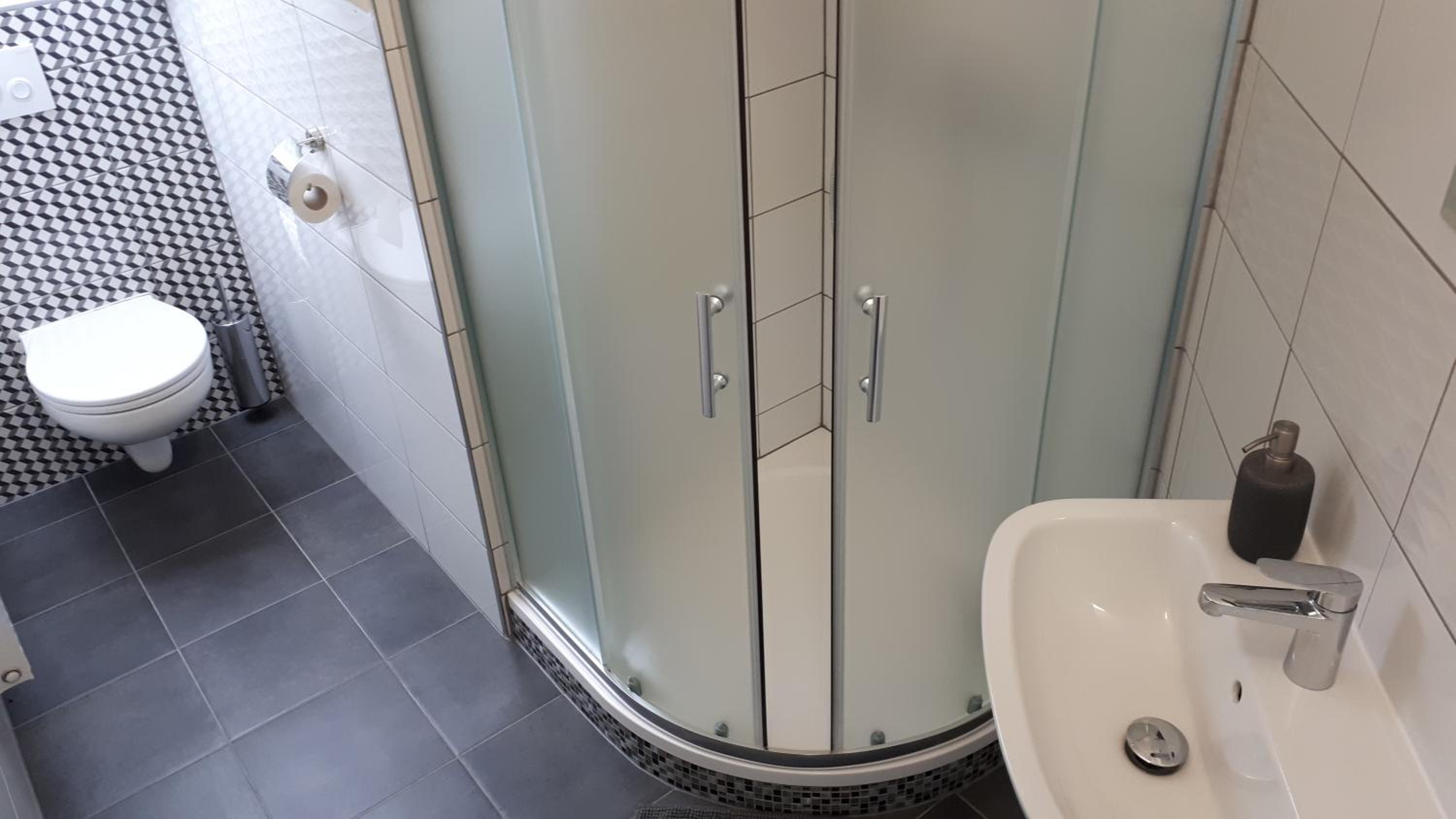 Triple Room with Private Bathroom photo 2