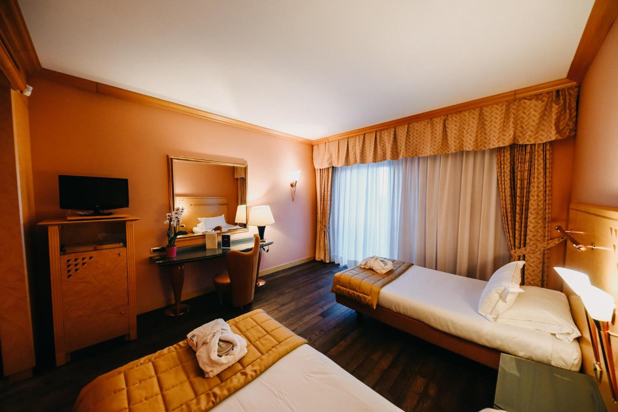 Superior Double Room - Photo 2