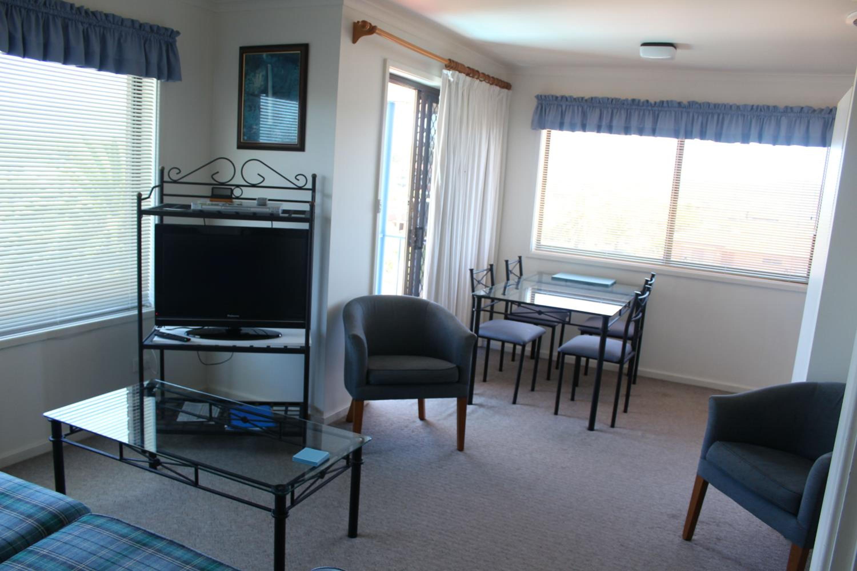 Two-Bedroom Apartment photo 2