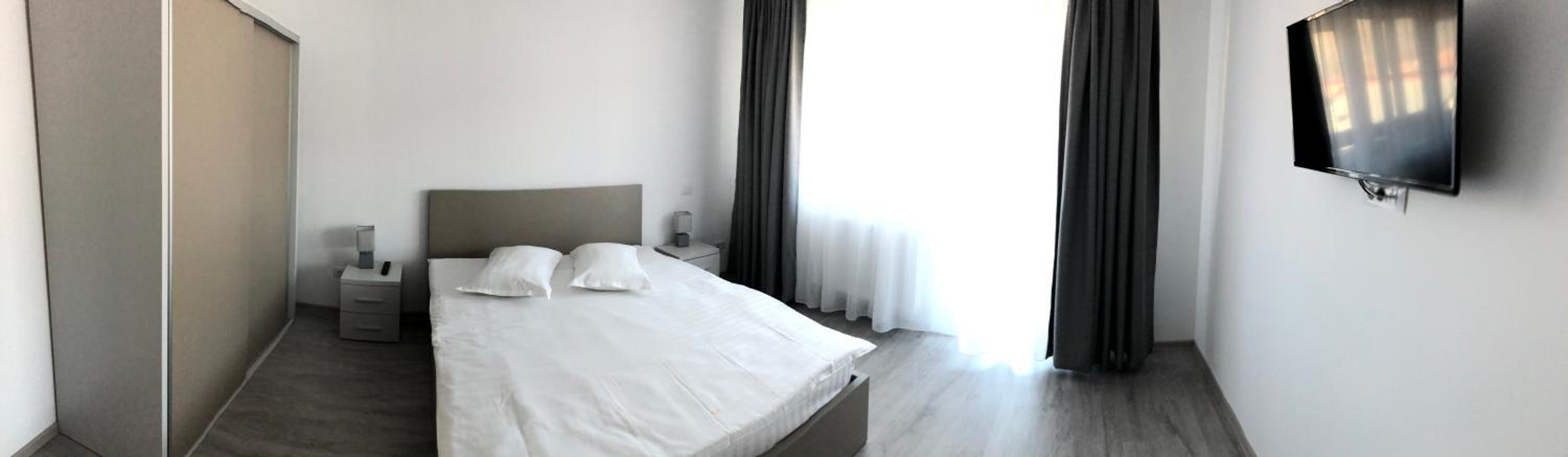 Apartment with Balcony - Photo 2