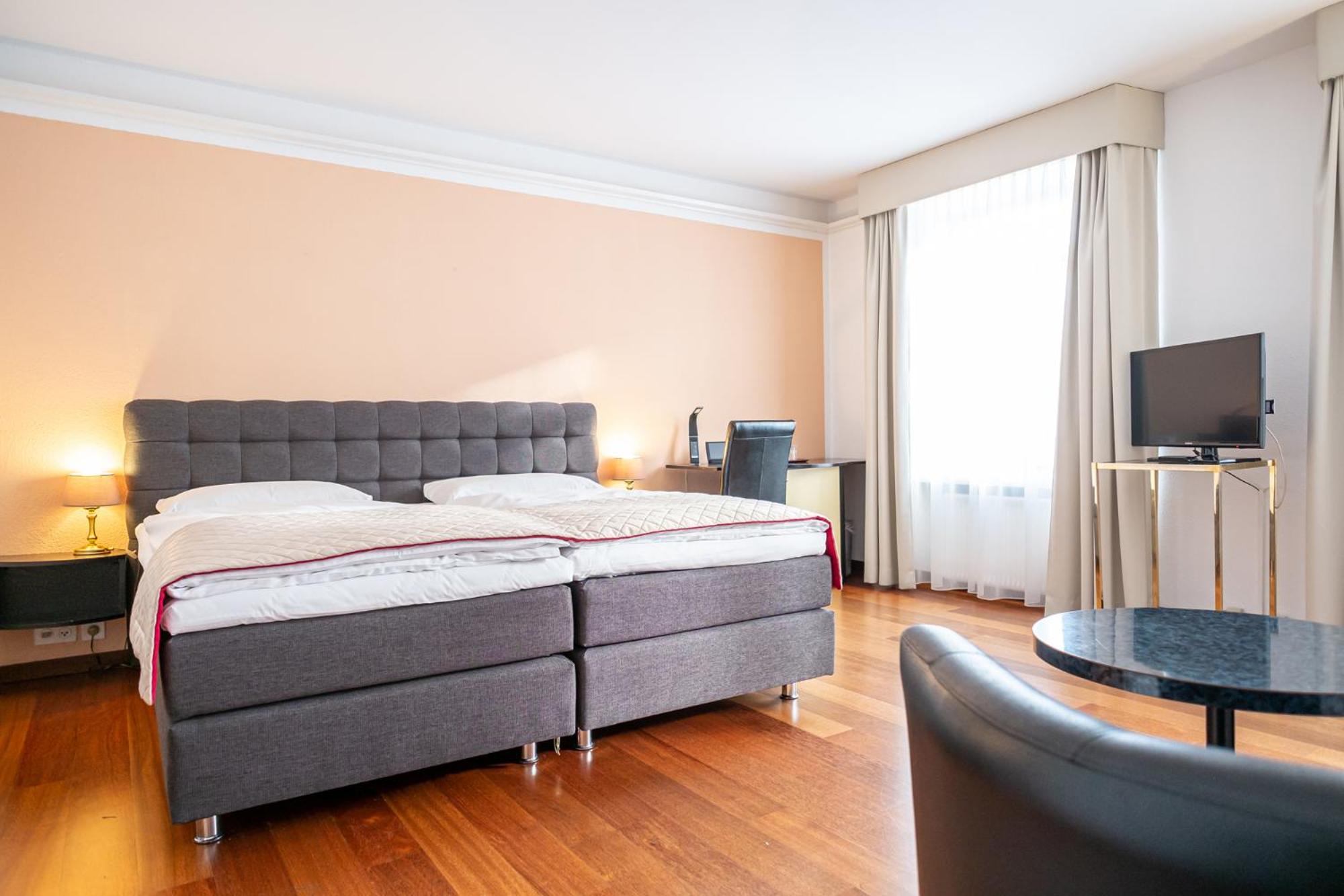 Standard Double or Twin Room - Photo 5