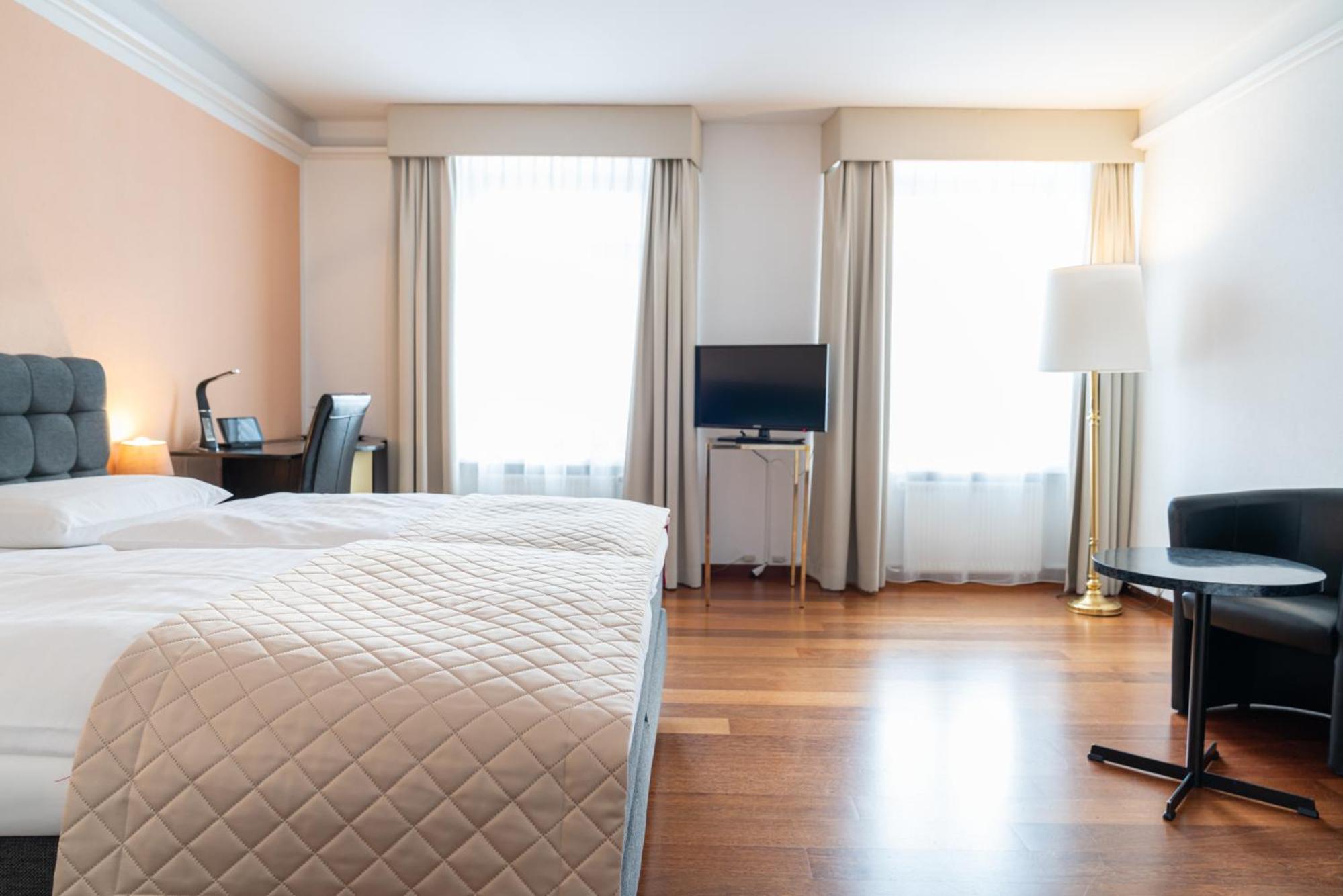 Standard Double or Twin Room - Photo 6