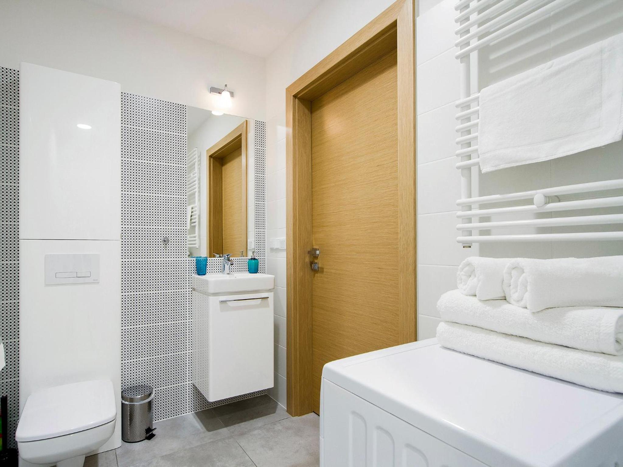 Deluxe One-Bedroom Apartment with River View photo 3