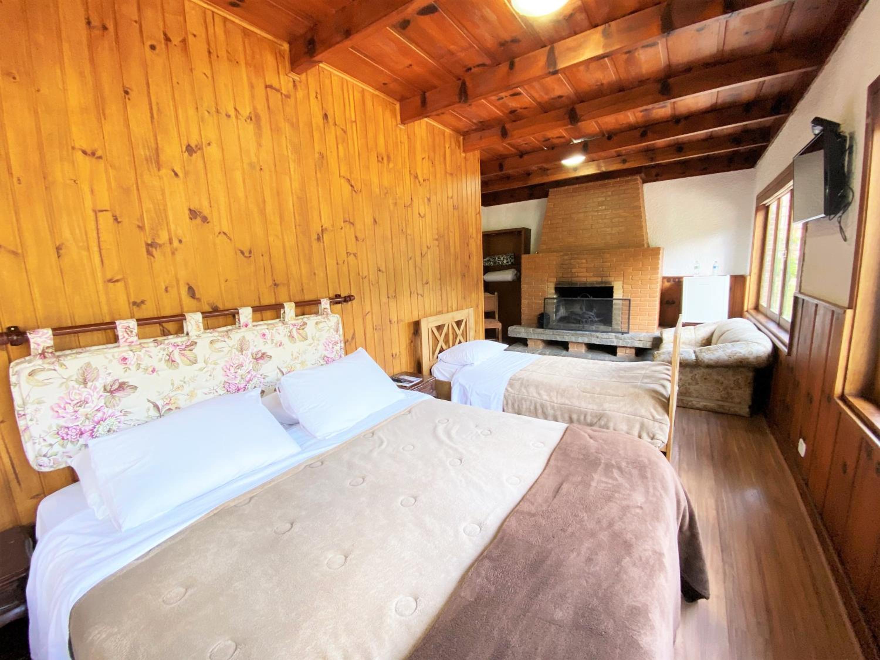 Standard Triple Room photo 2
