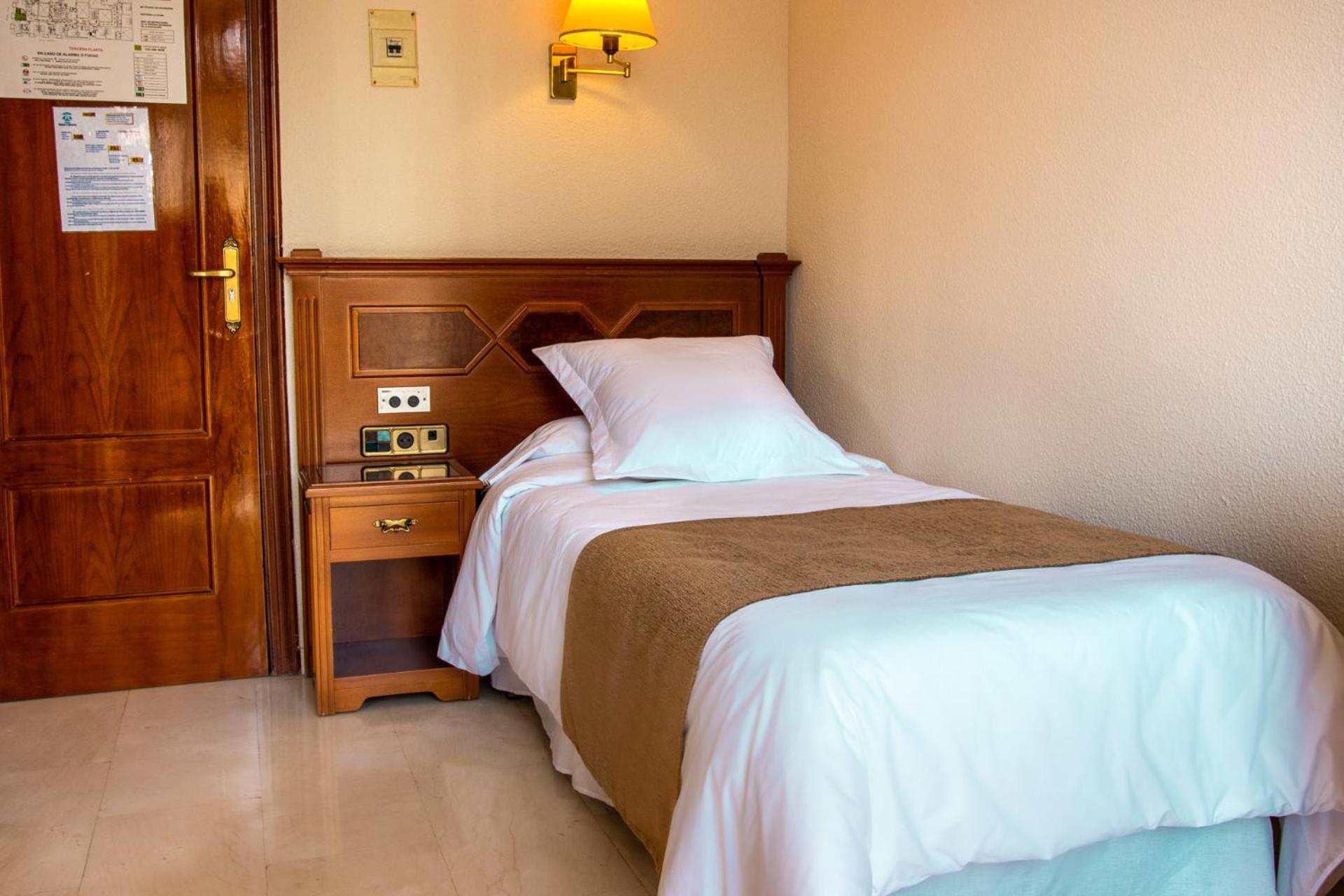 Single Room photo 3