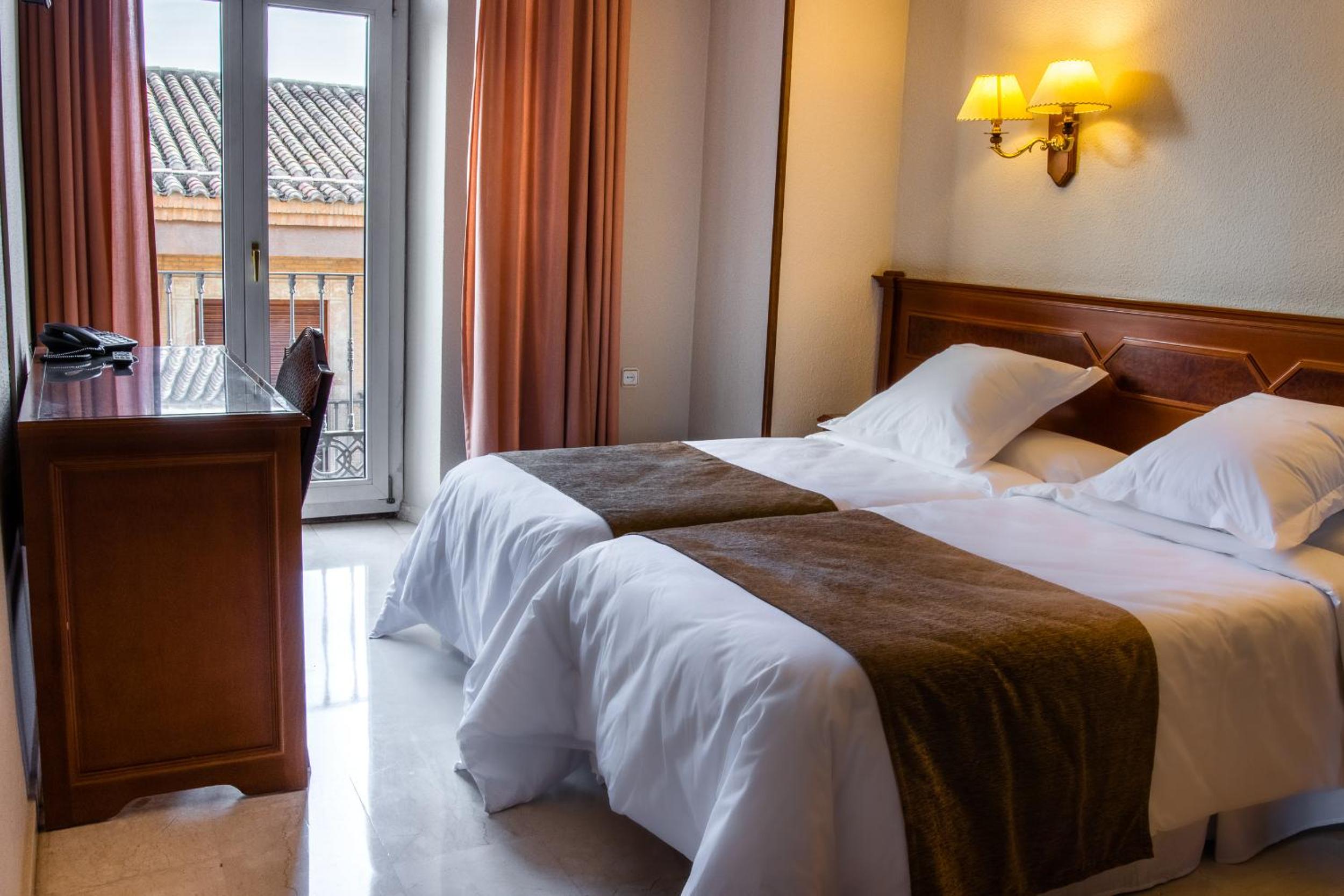 Double or Twin Room - Photo 3
