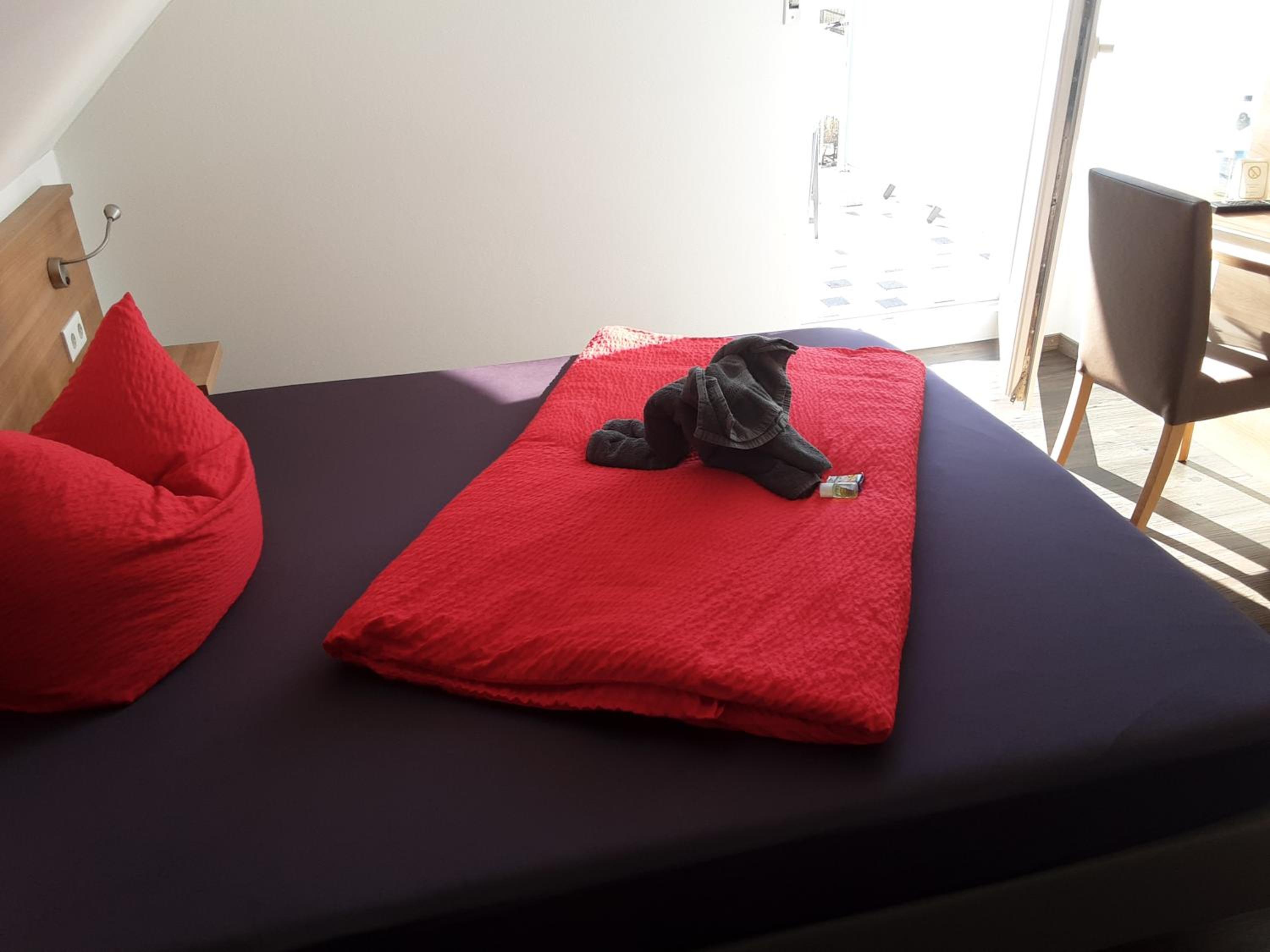 Double Room with Balcony - Photo 4