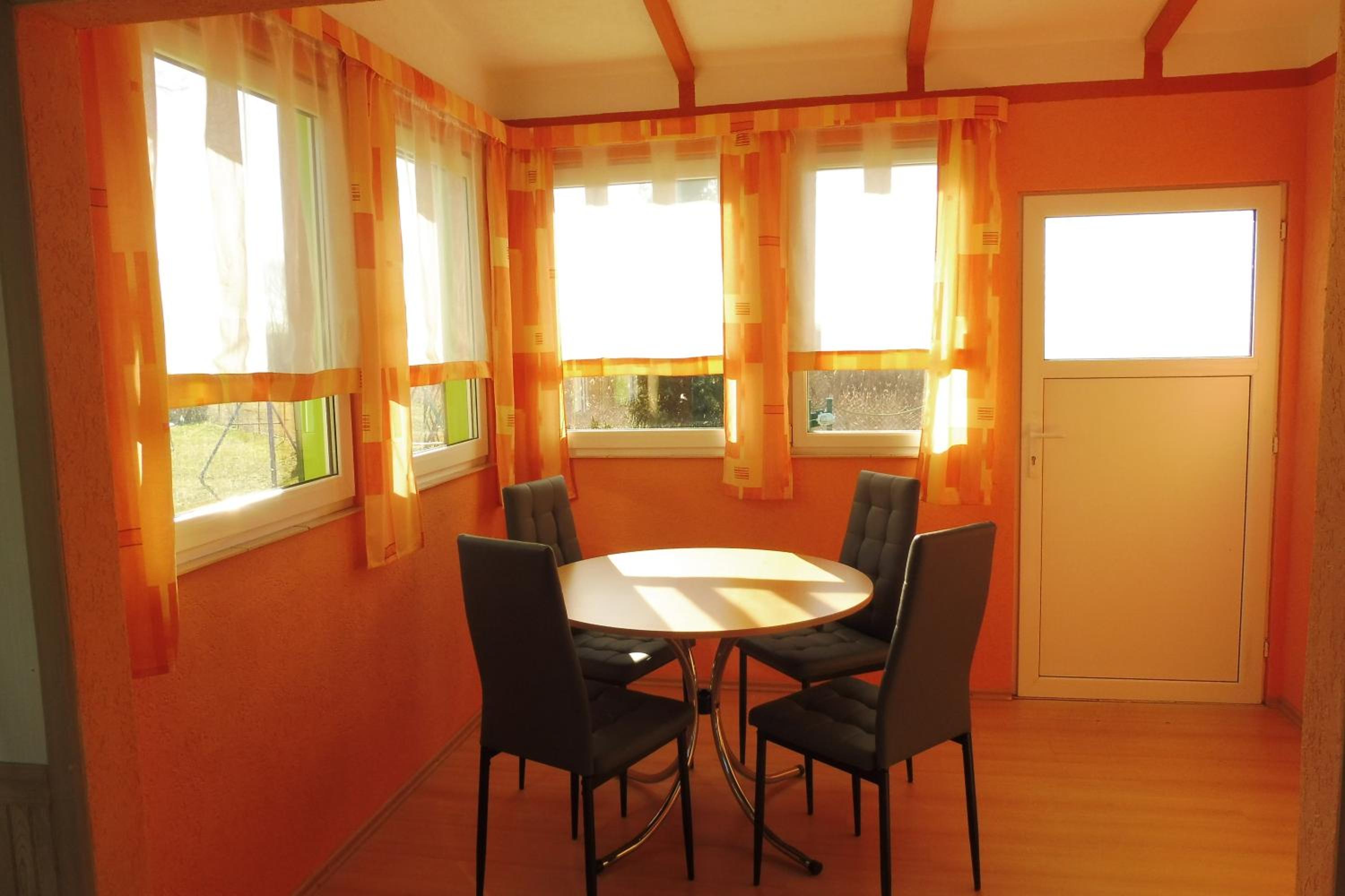 Two-Bedroom Bungalow photo 3