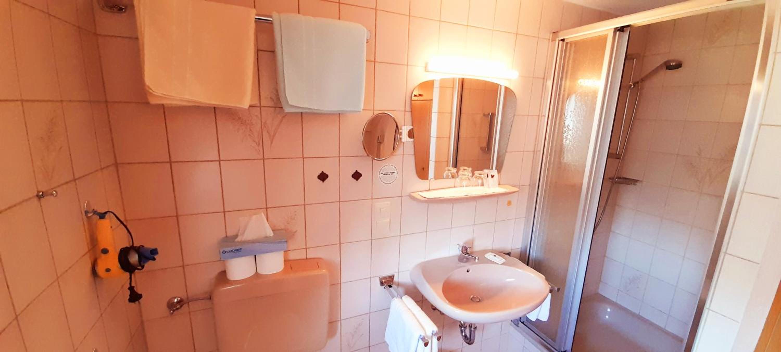 Large Twin Room photo 2
