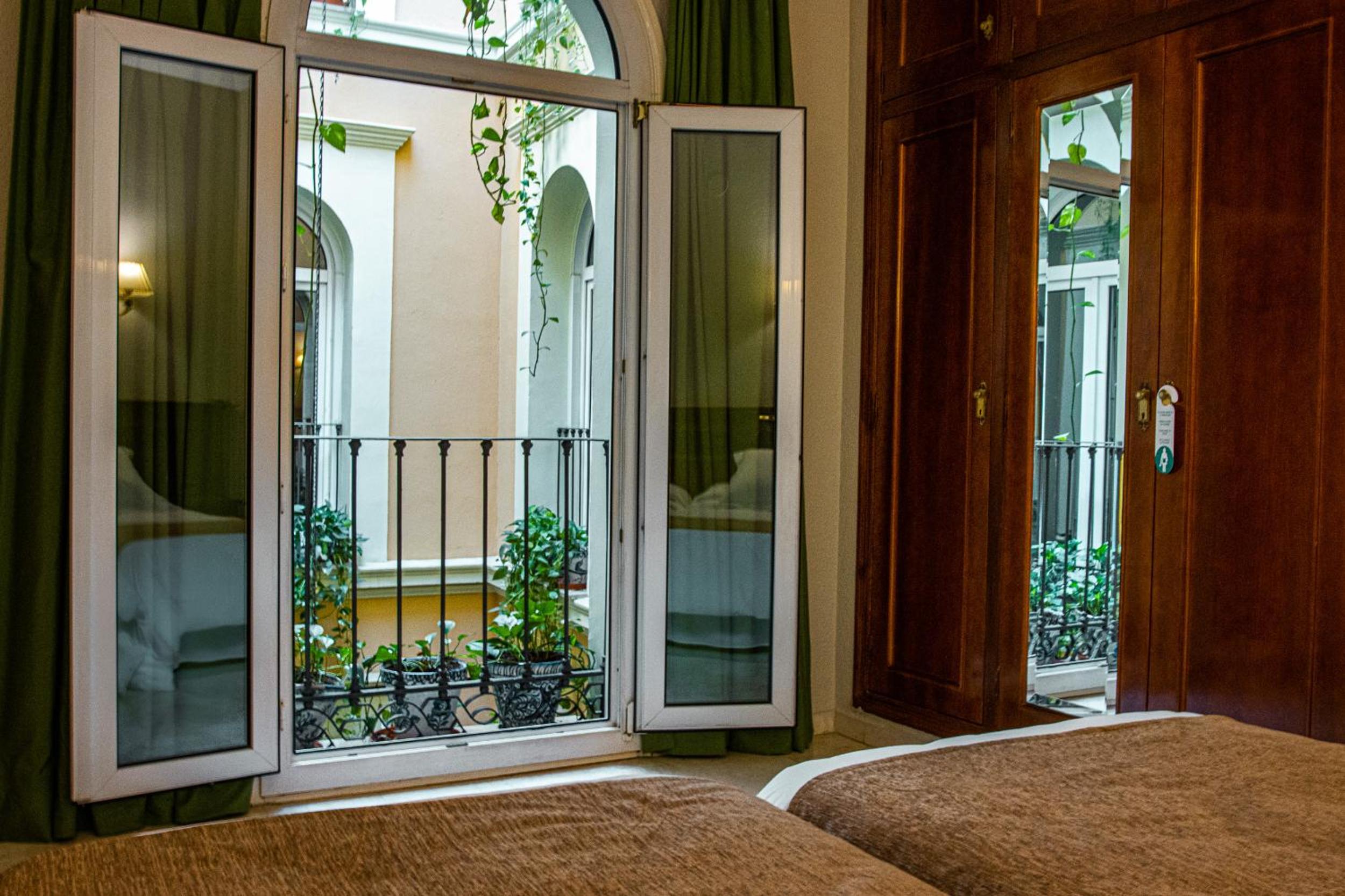 Double or Twin Room - Photo 2