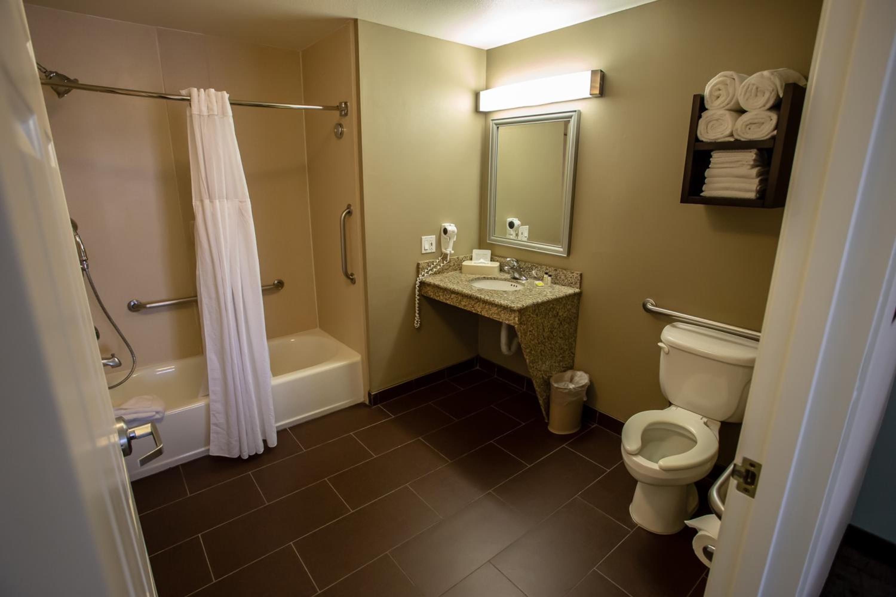 Queen Suite - Disability Access/Non-Smoking