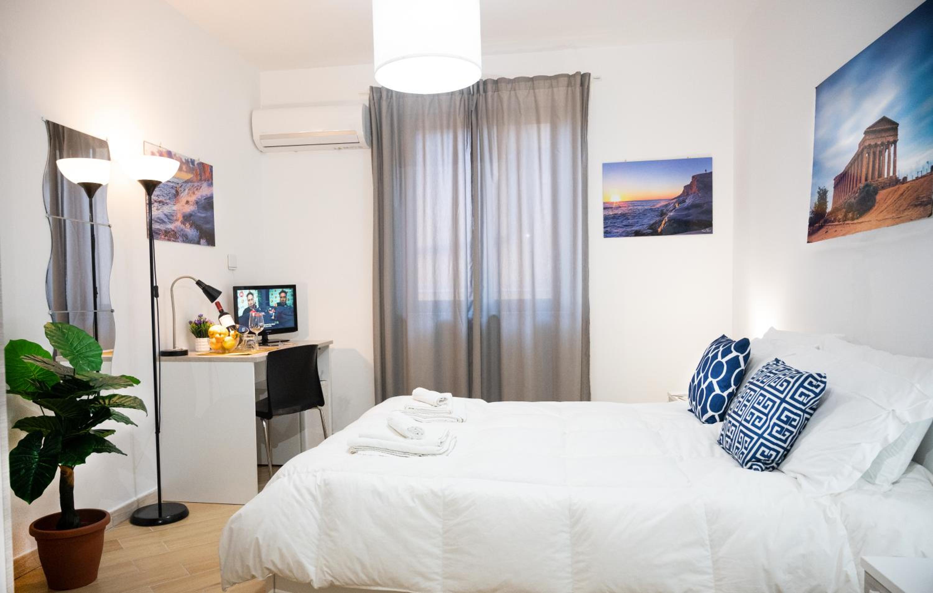 Double Room - Photo 2