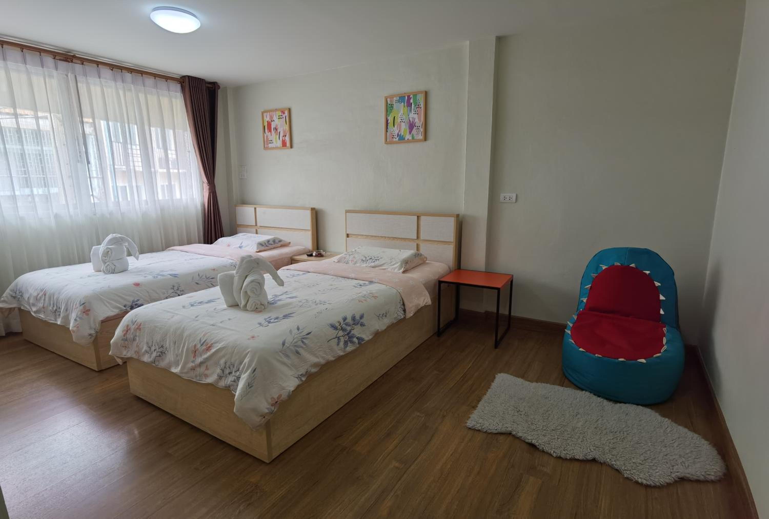 Twin Room with Bathroom photo 2