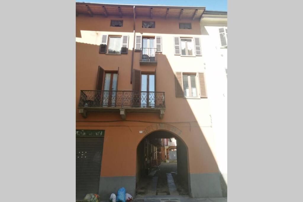 Apartment with Balcony photo 2