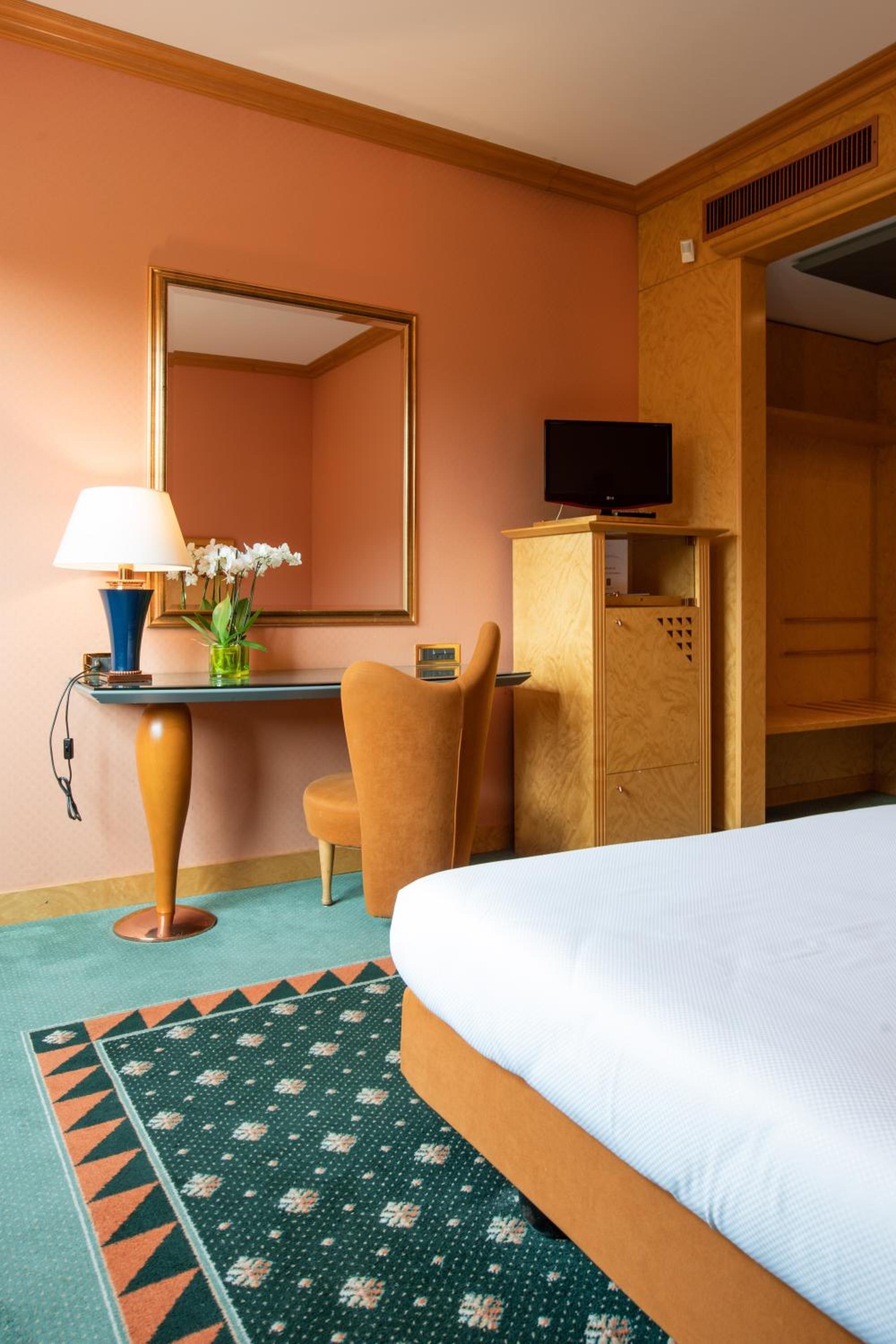 Twin Room - Photo 20