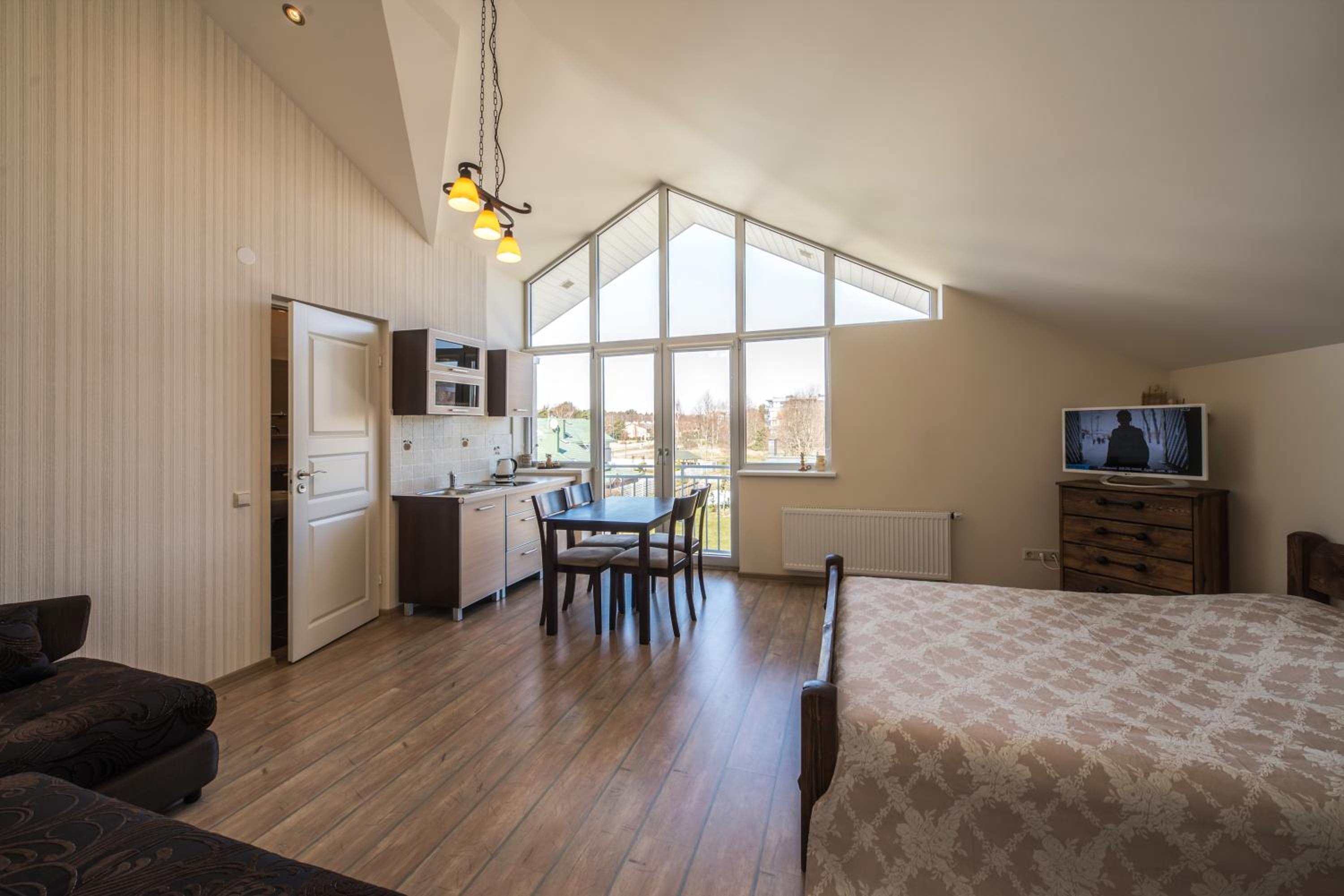 Family Room photo 2